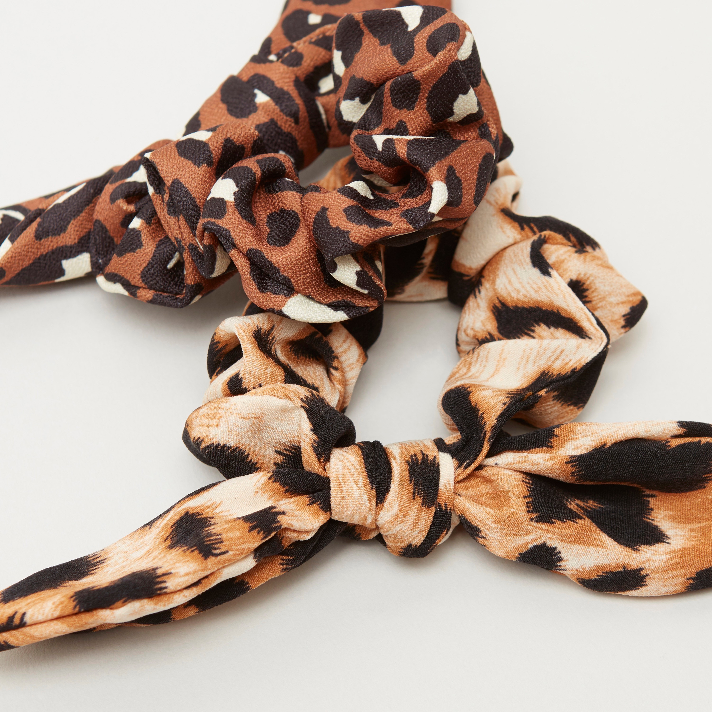 Assorted Animal Print 2-Piece Scrunchie Set with Bow Accent-women-hairaccessories-scrunchies-image-3