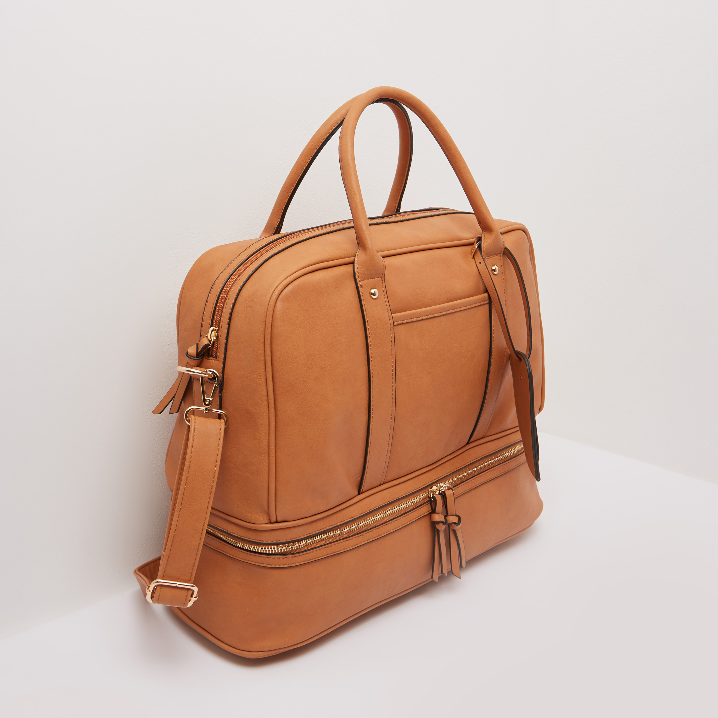 شنطة دافل سادة بتاج من سيليست-travel-luggagesandbags-dufflebags-image-3