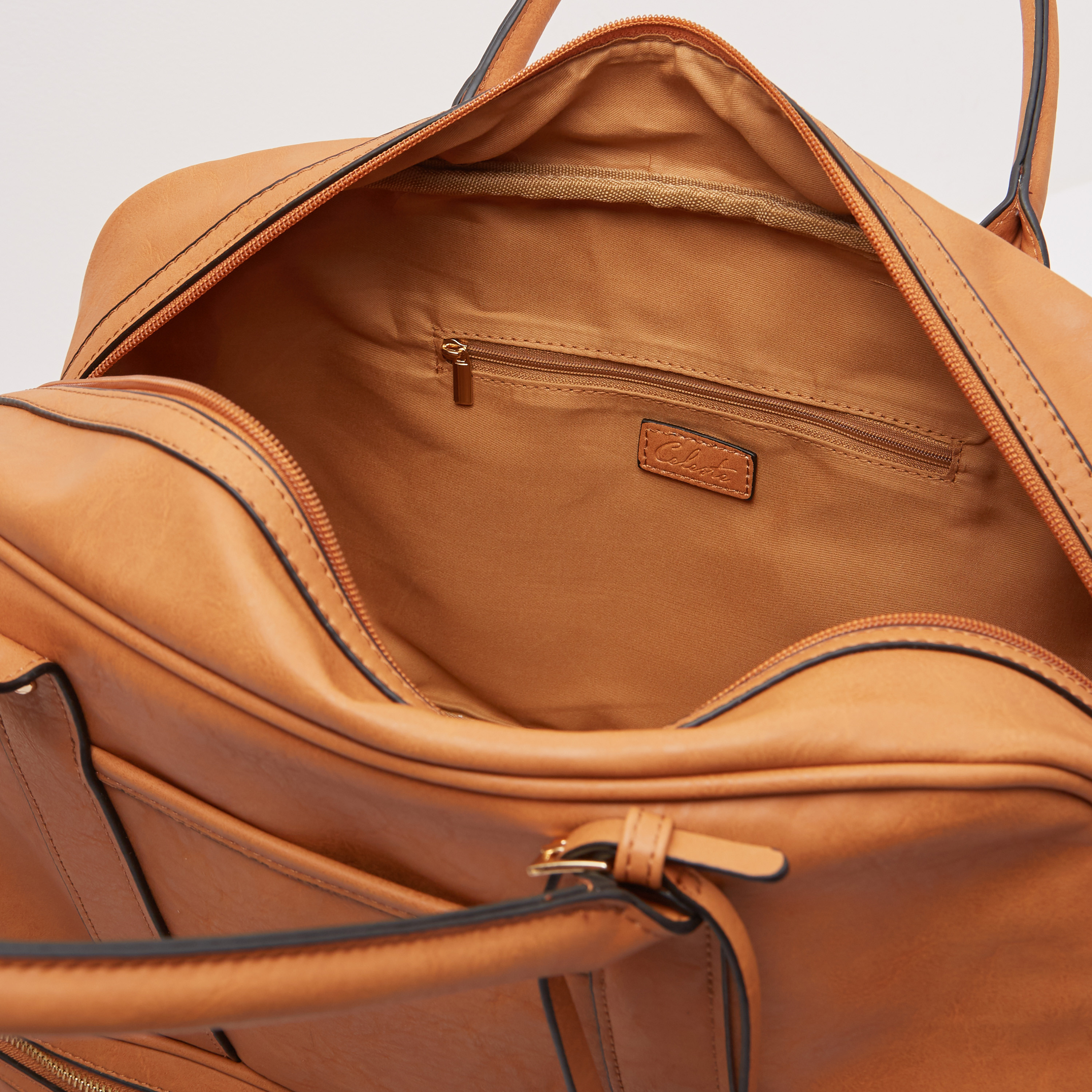 شنطة دافل سادة بتاج من سيليست-travel-luggagesandbags-dufflebags-image-4