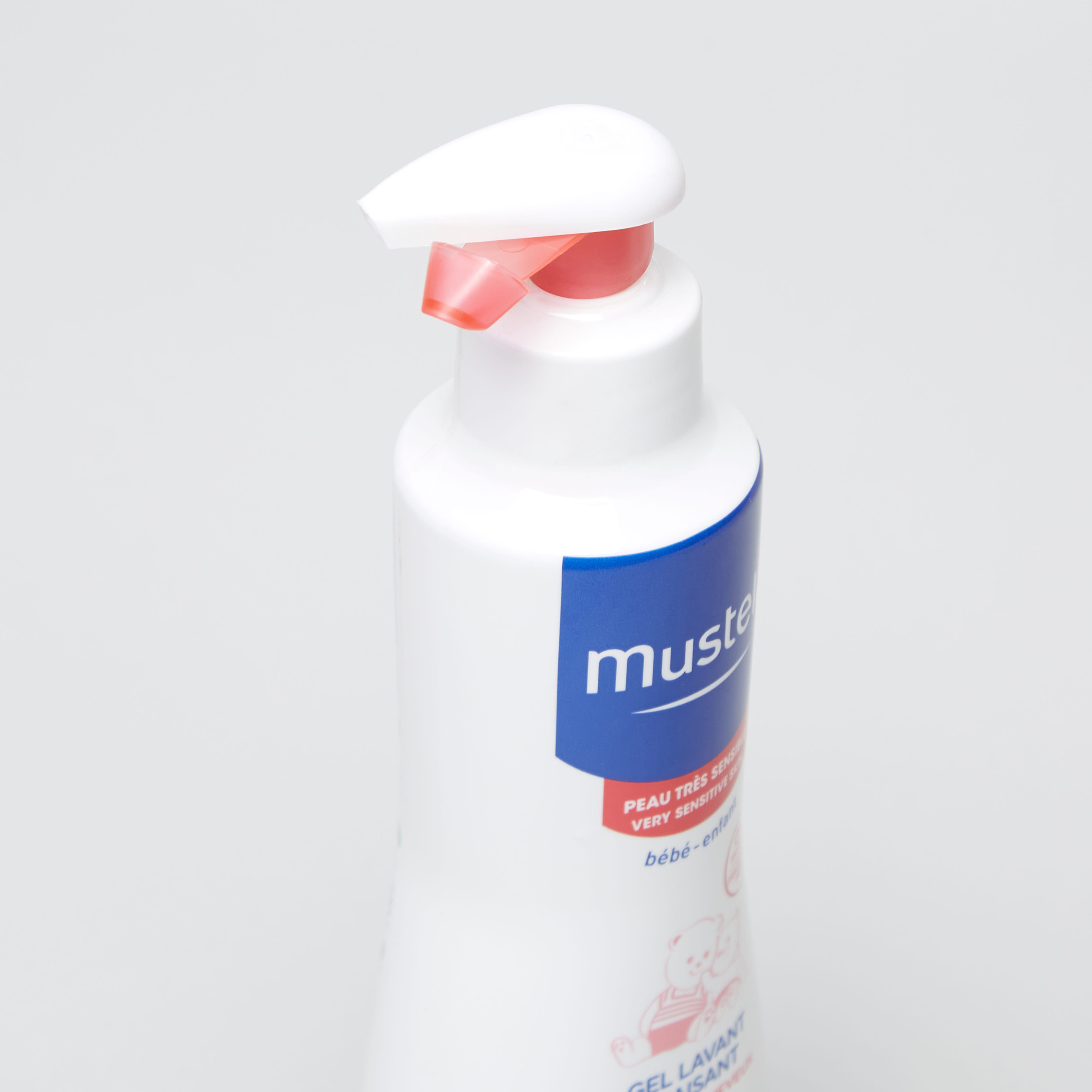 Mustela Soothing Cleansing Gel  Hair & Body - 300 ml-baby-bathandcare-hairbodyskincare-image-2