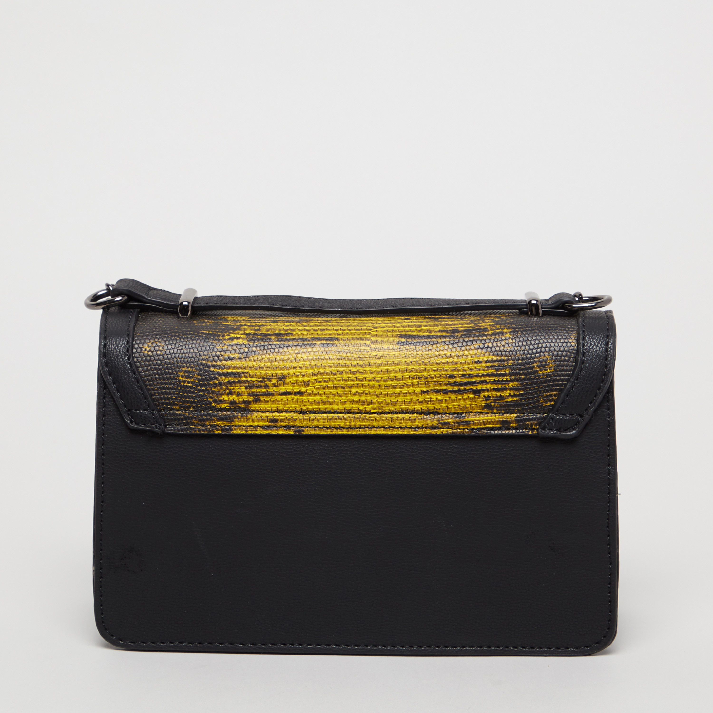 شنطة ساتشيل بارزة الملمس بحدوة حصان مثنية من ساشا-women-bagsandwallets-handbags-image-3