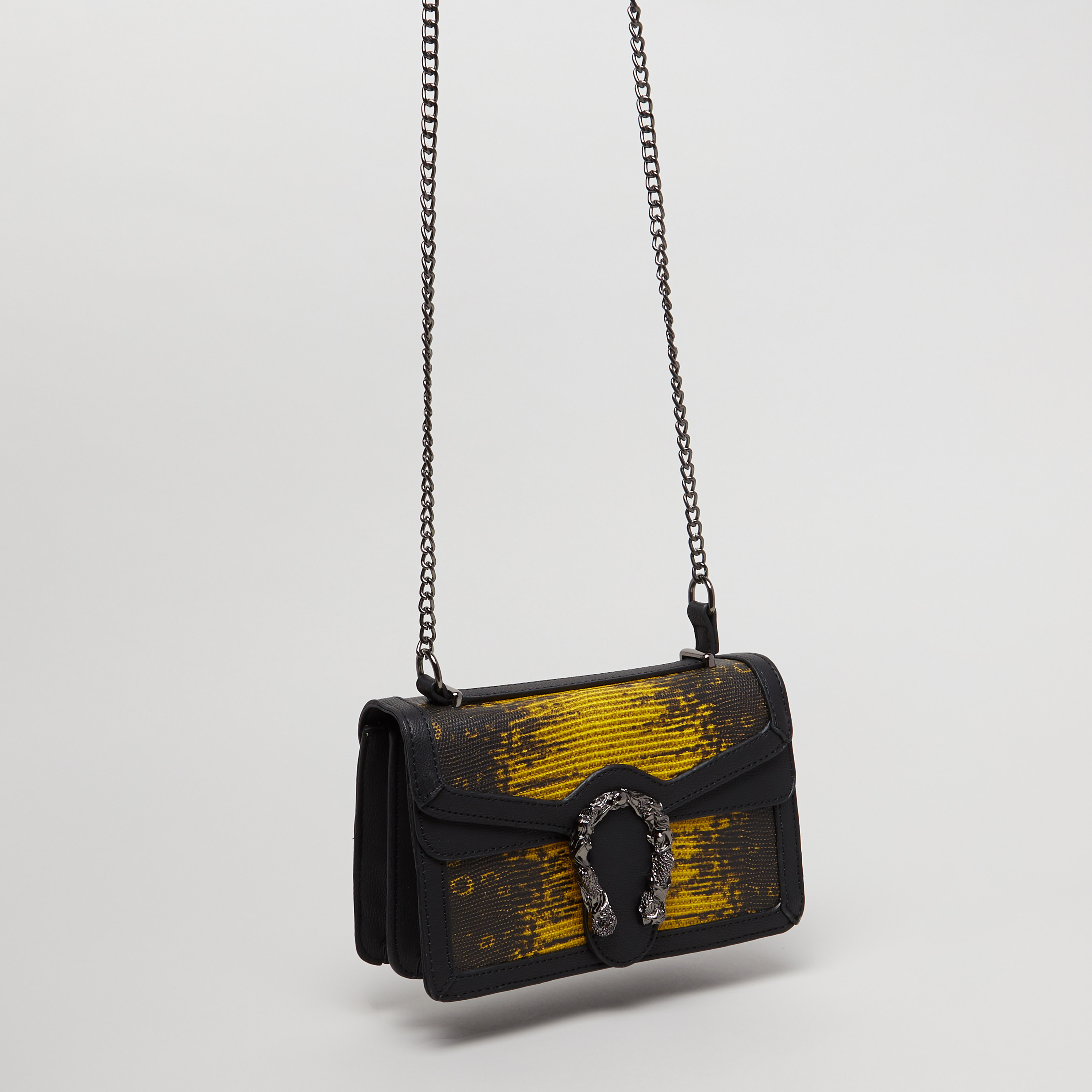 شنطة ساتشيل بارزة الملمس بحدوة حصان مثنية من ساشا-women-bagsandwallets-handbags-image-4