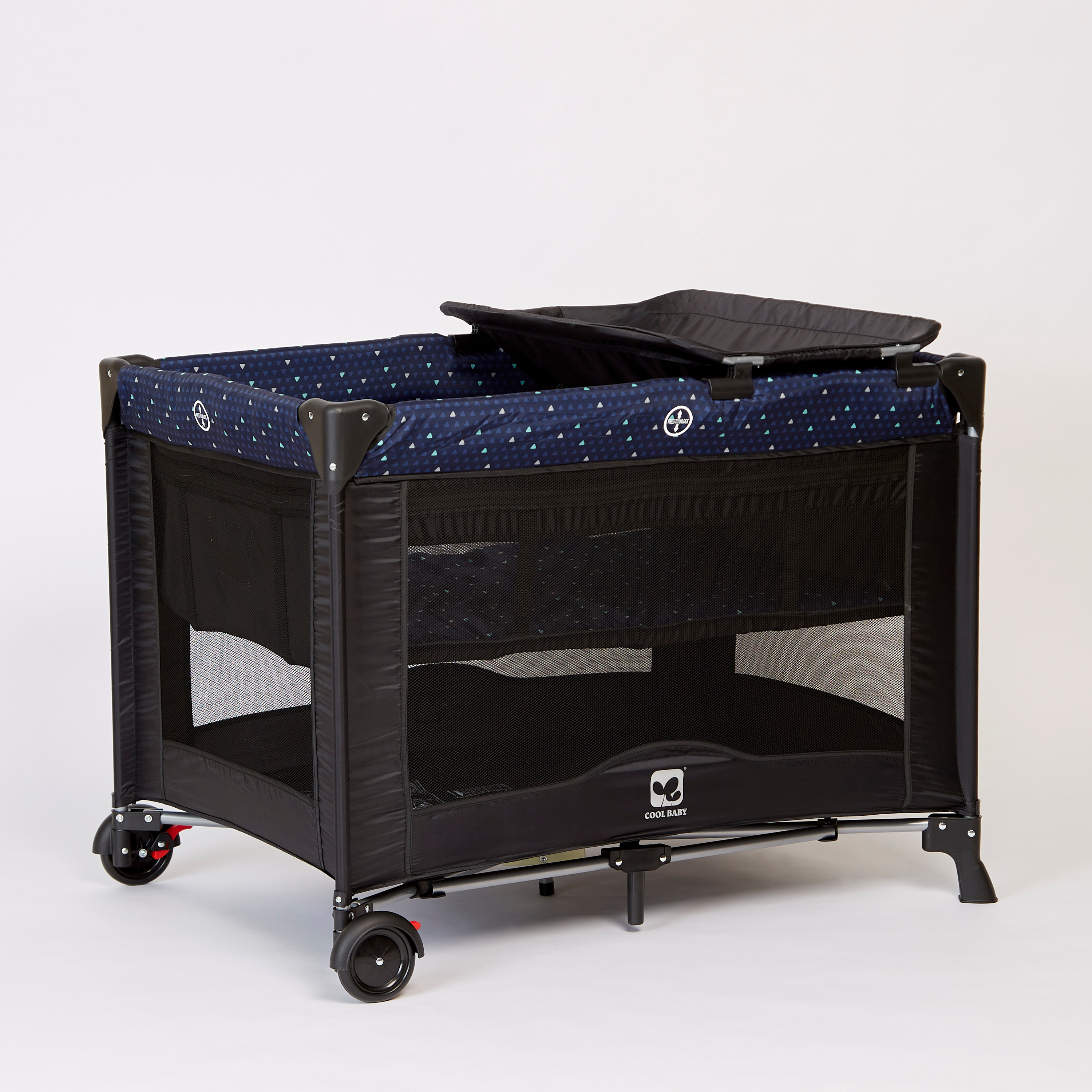 Travel cot outlet with changer