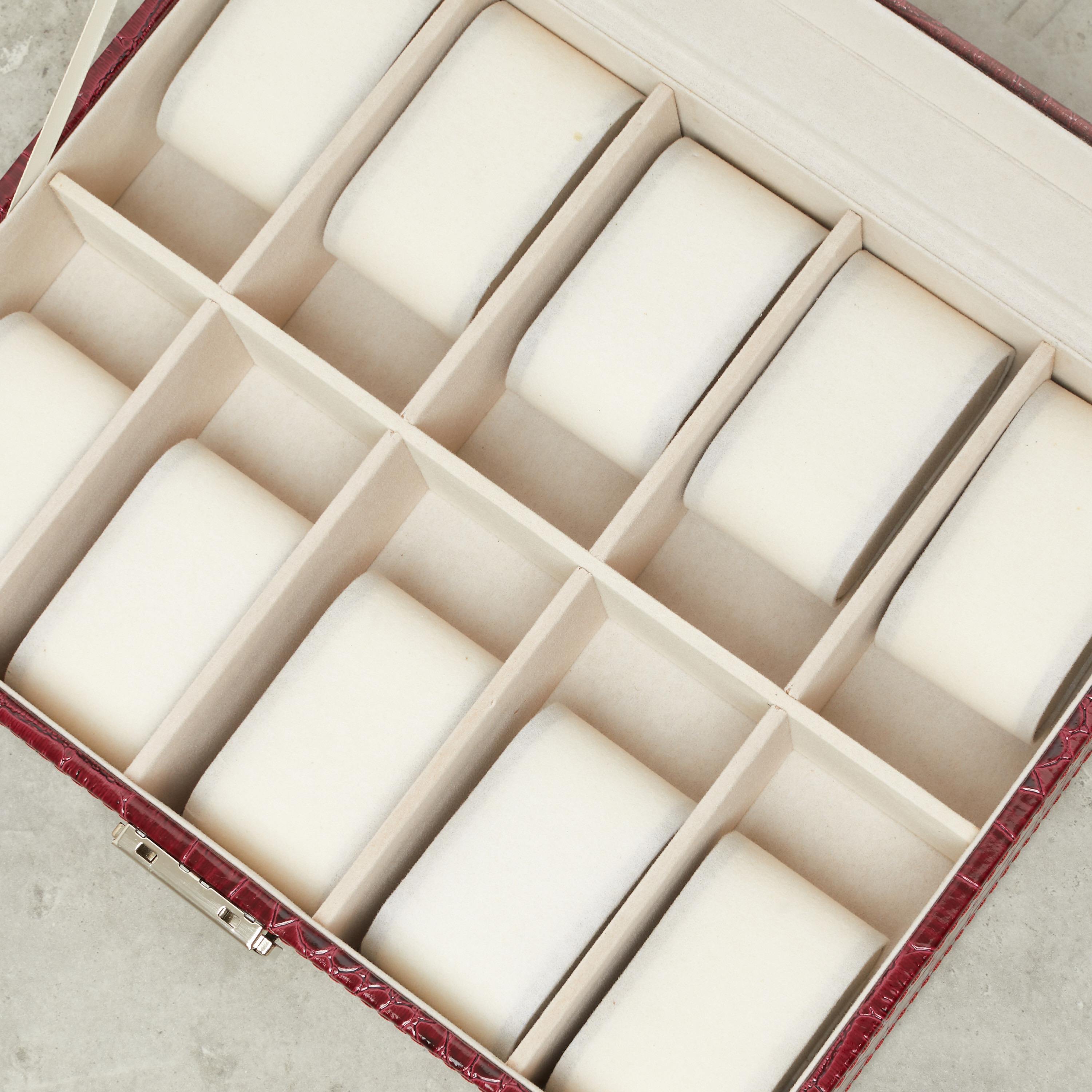 Textured 10-Piece Watch Box with Clear Glass Lid - 27x21x8 cms-women-watchesandjewellery-jewellery-storage-image-3