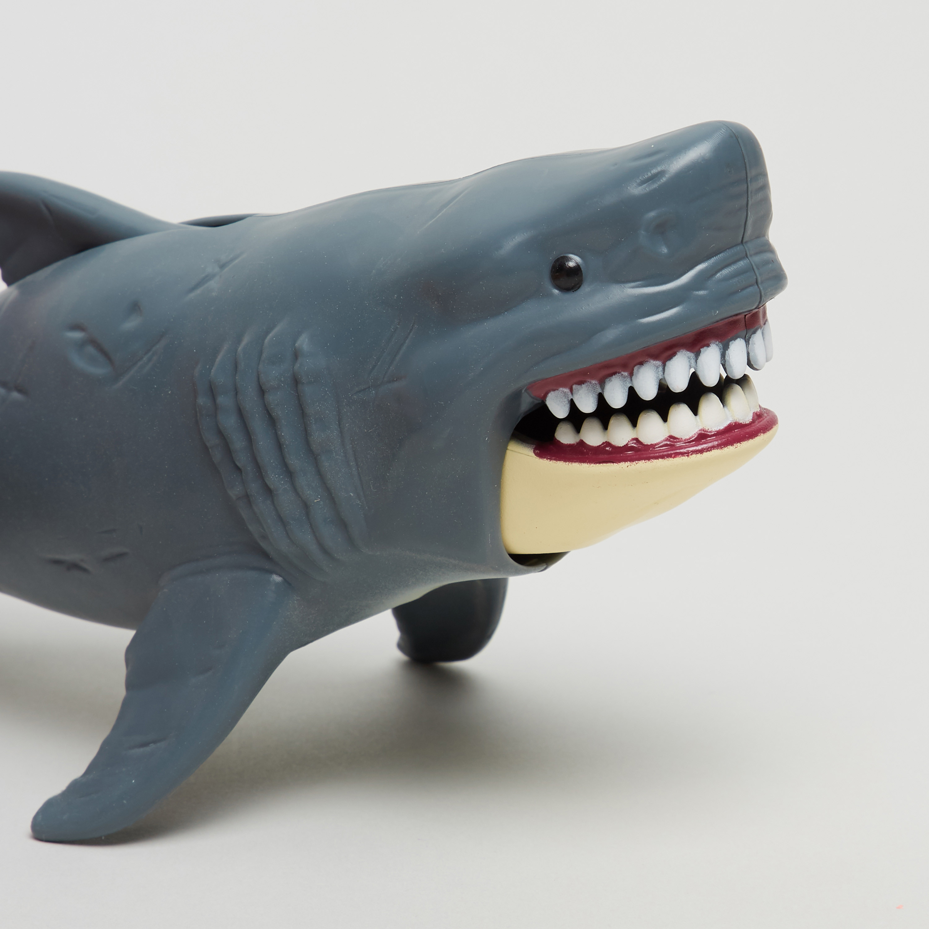 wild quest shark toys