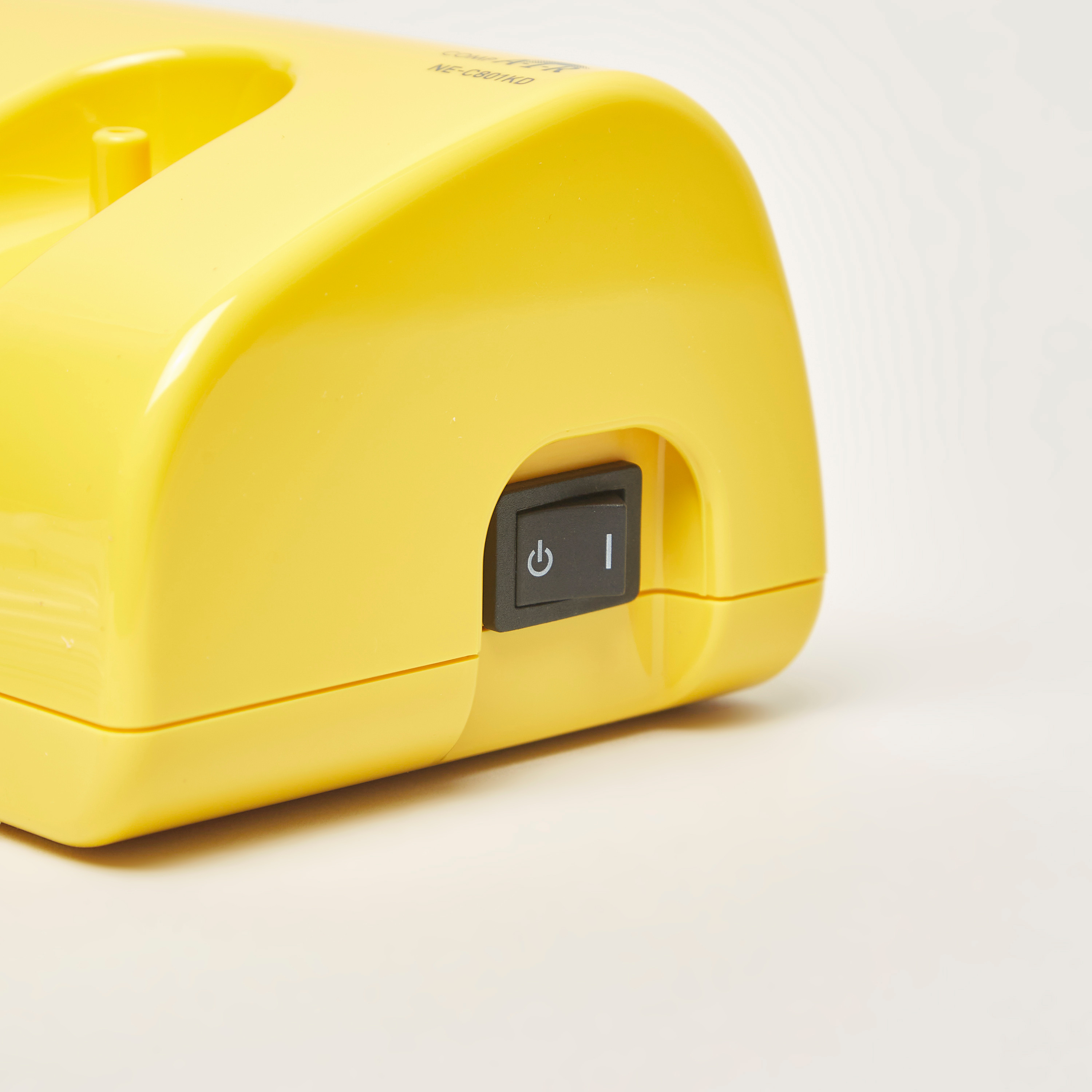 جهاز استنشاق البخار بالضغط من أومرون-baby-healthandsafety-nebulizers-image-4