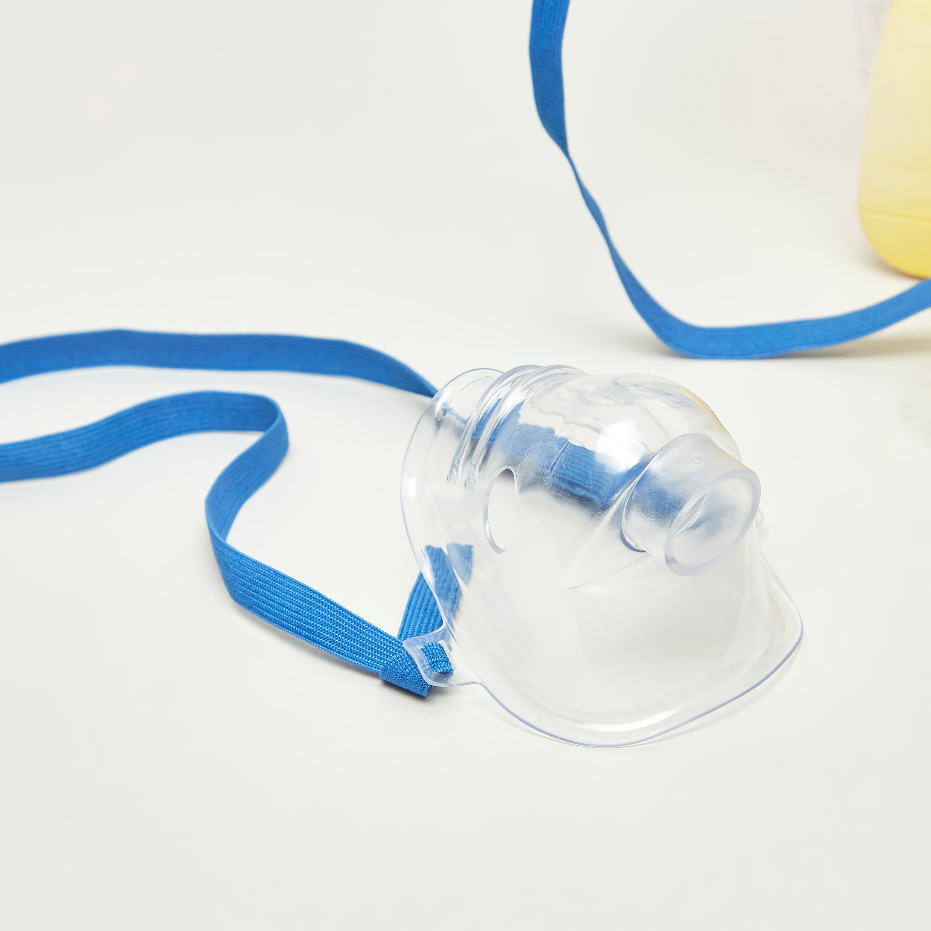 جهاز استنشاق البخار بالضغط من أومرون-baby-healthandsafety-nebulizers-image-5