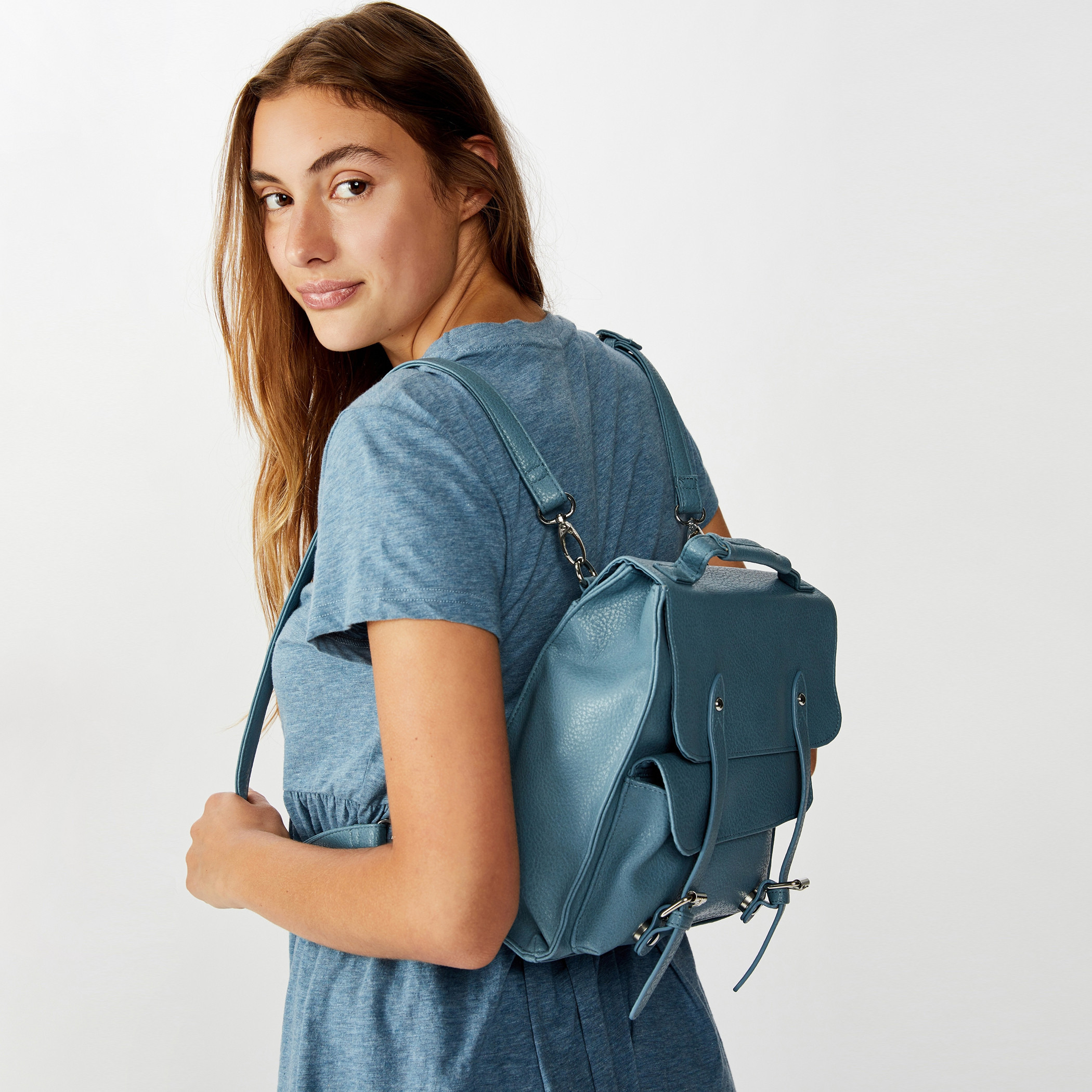 Iconic detachable best sale strap backpack