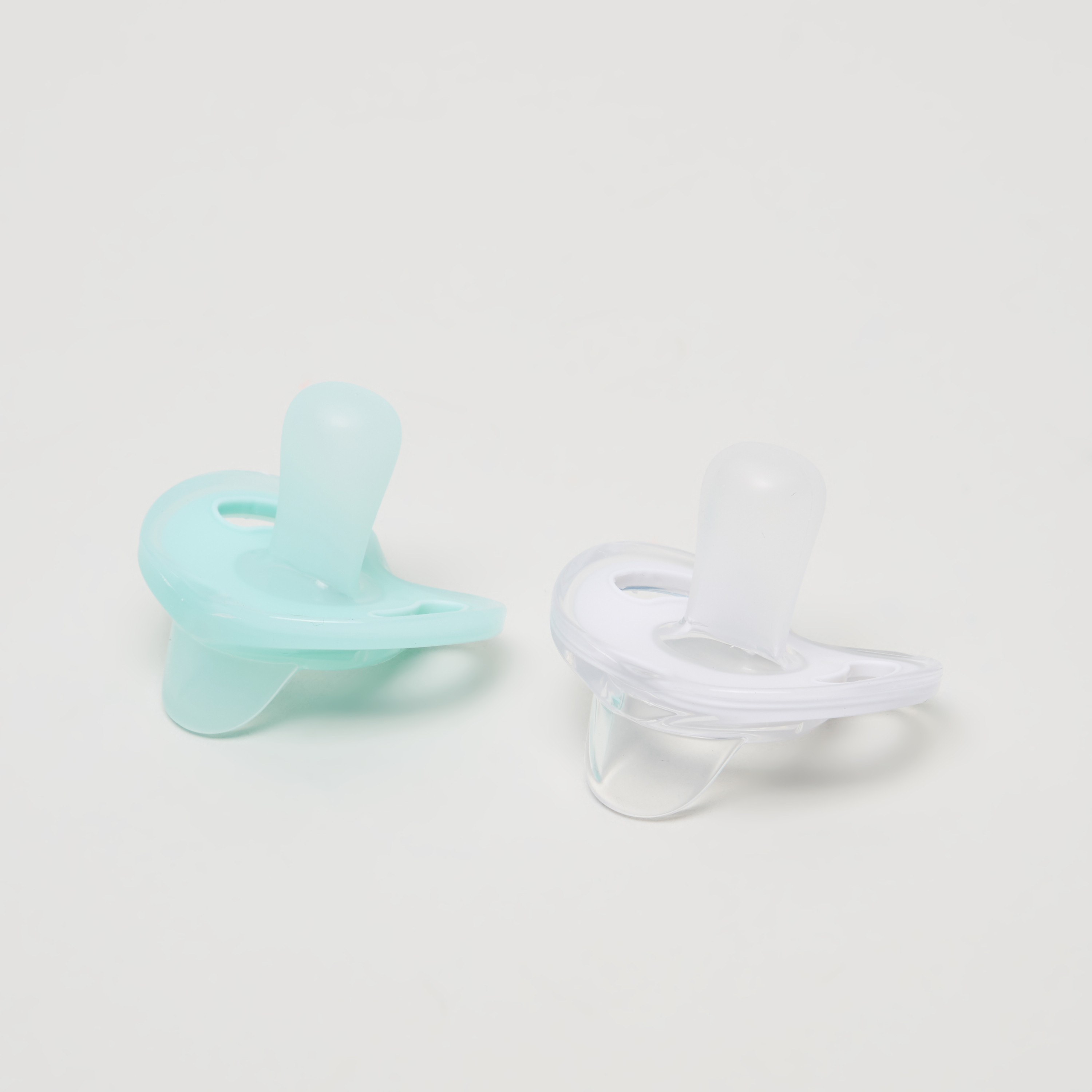 لهاية أطفال ألترا لايت من تومي تيبي - طقم من قطعتين-baby-feeding-pacifiers-image-3