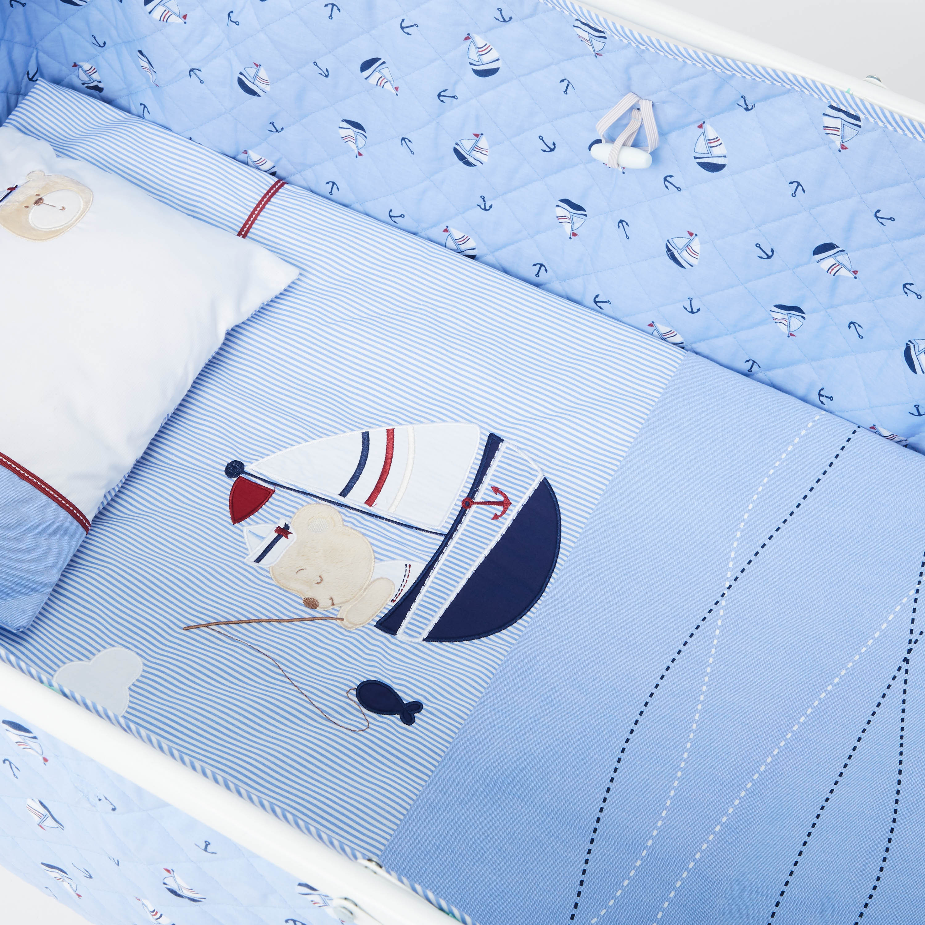طقم مفروشات مهد 4 قطع بطبعات من جونيورز-baby-nursery-babybedding-image-2