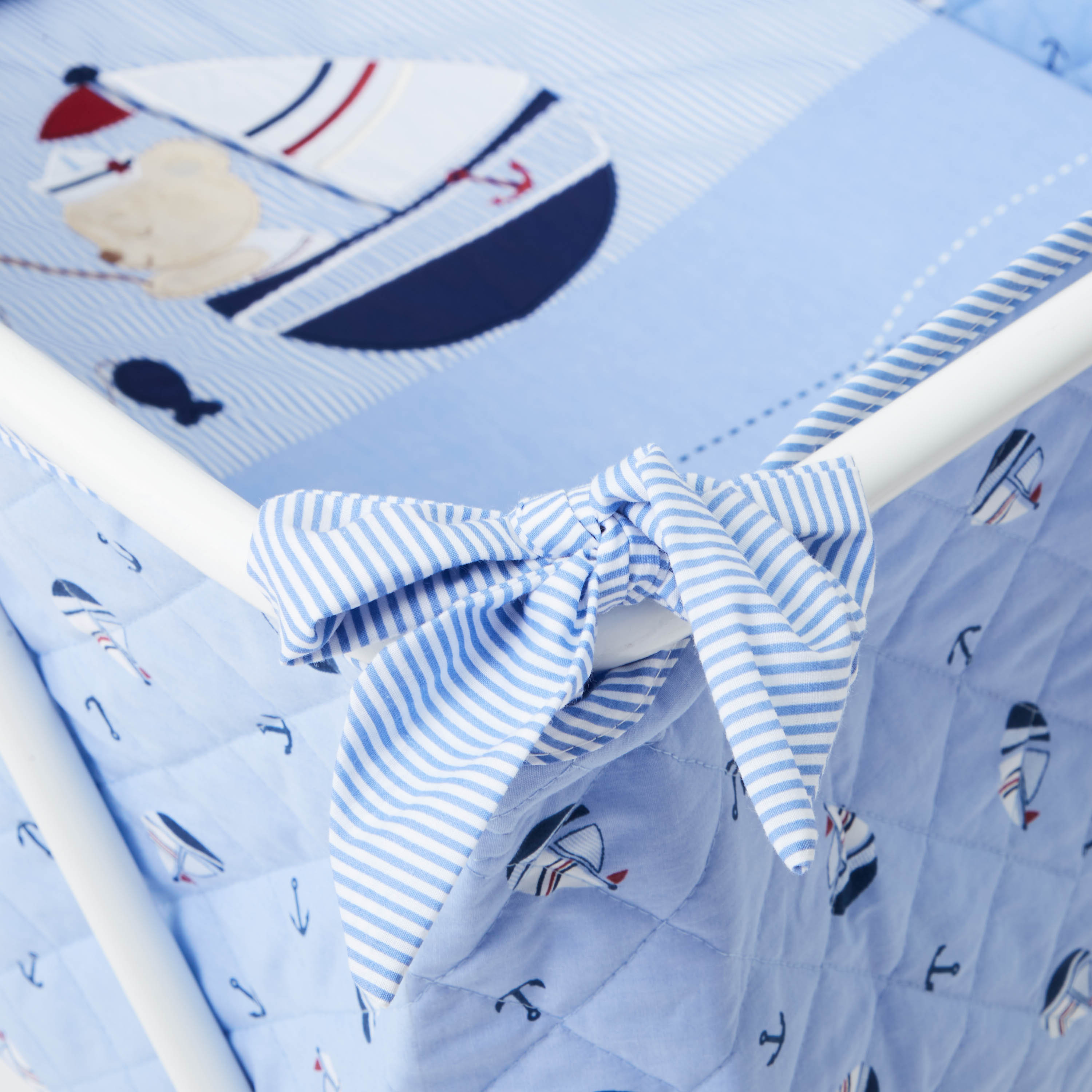 طقم مفروشات مهد 4 قطع بطبعات من جونيورز-baby-nursery-babybedding-image-3