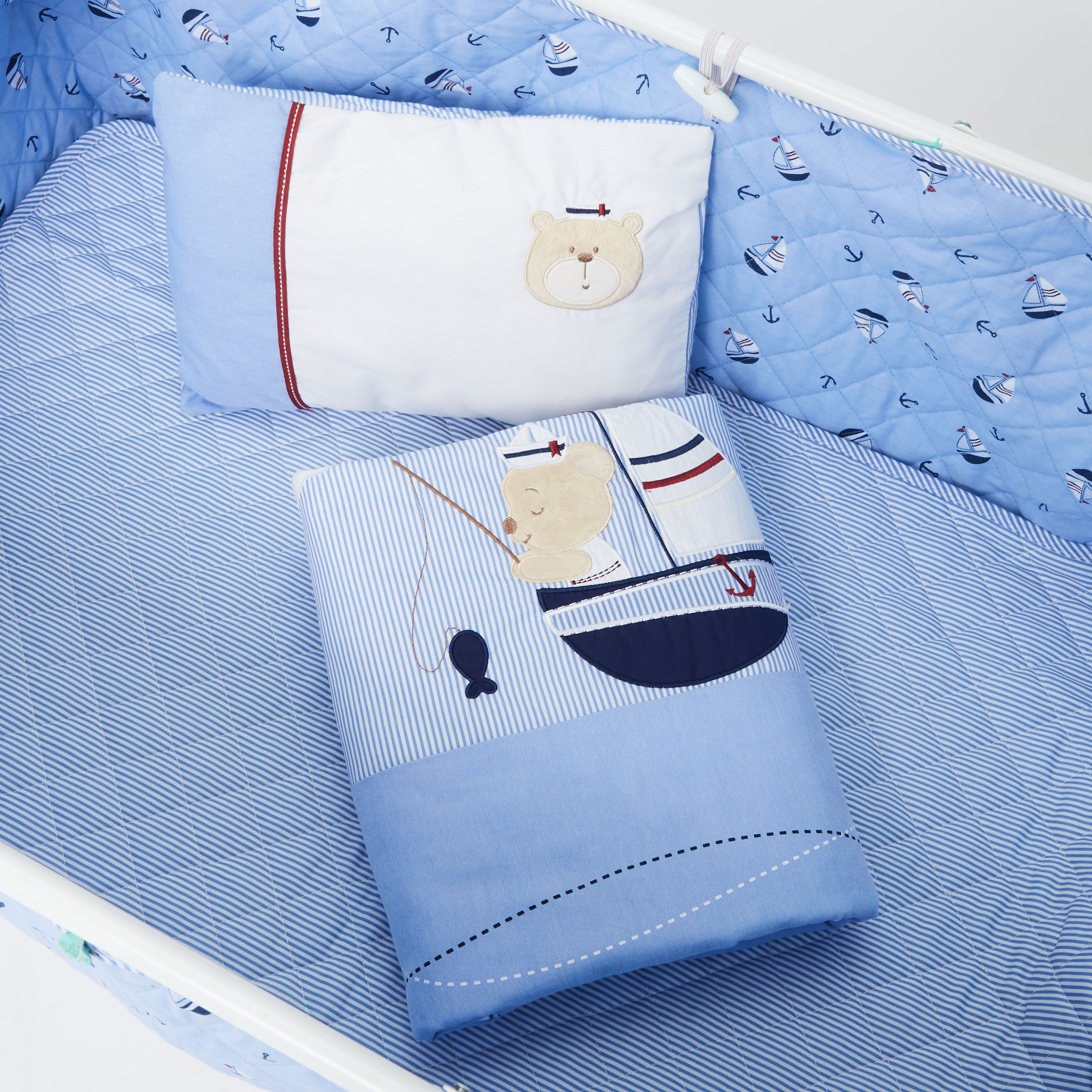 طقم مفروشات مهد 4 قطع بطبعات من جونيورز-baby-nursery-babybedding-image-5