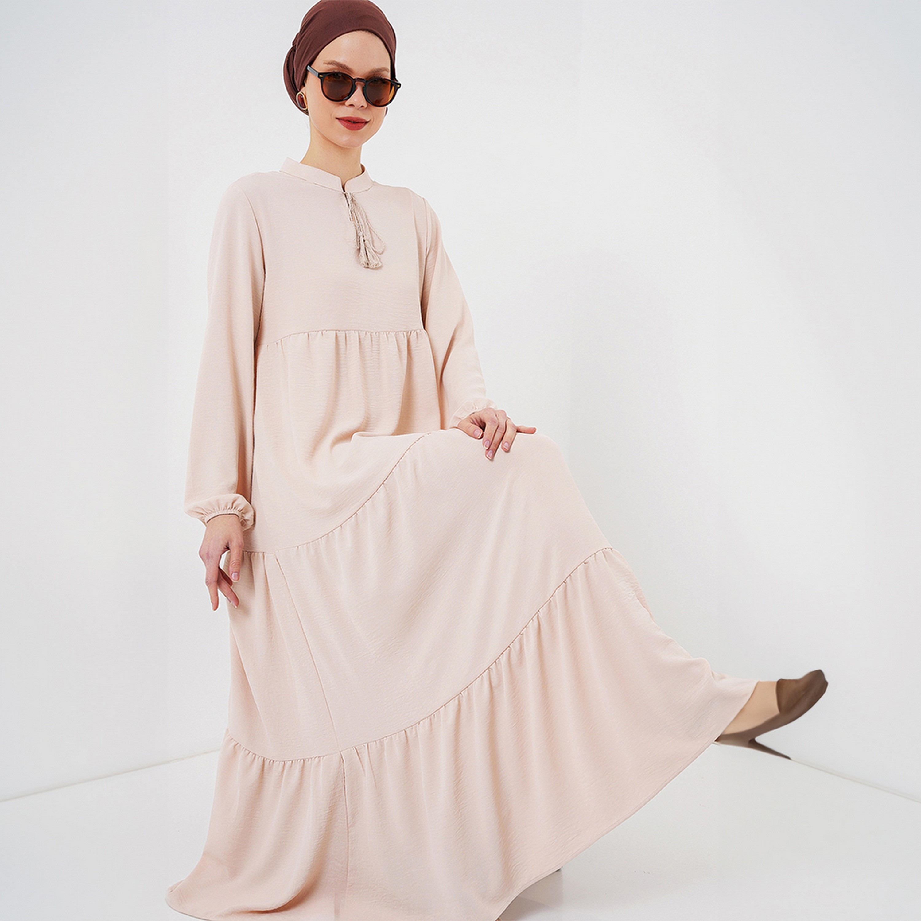 فستان ماكسي نسائي بياقة الماندرين مع ربطة عنق وطبقات من بيجدارت-women-clothing-dresses-image-2