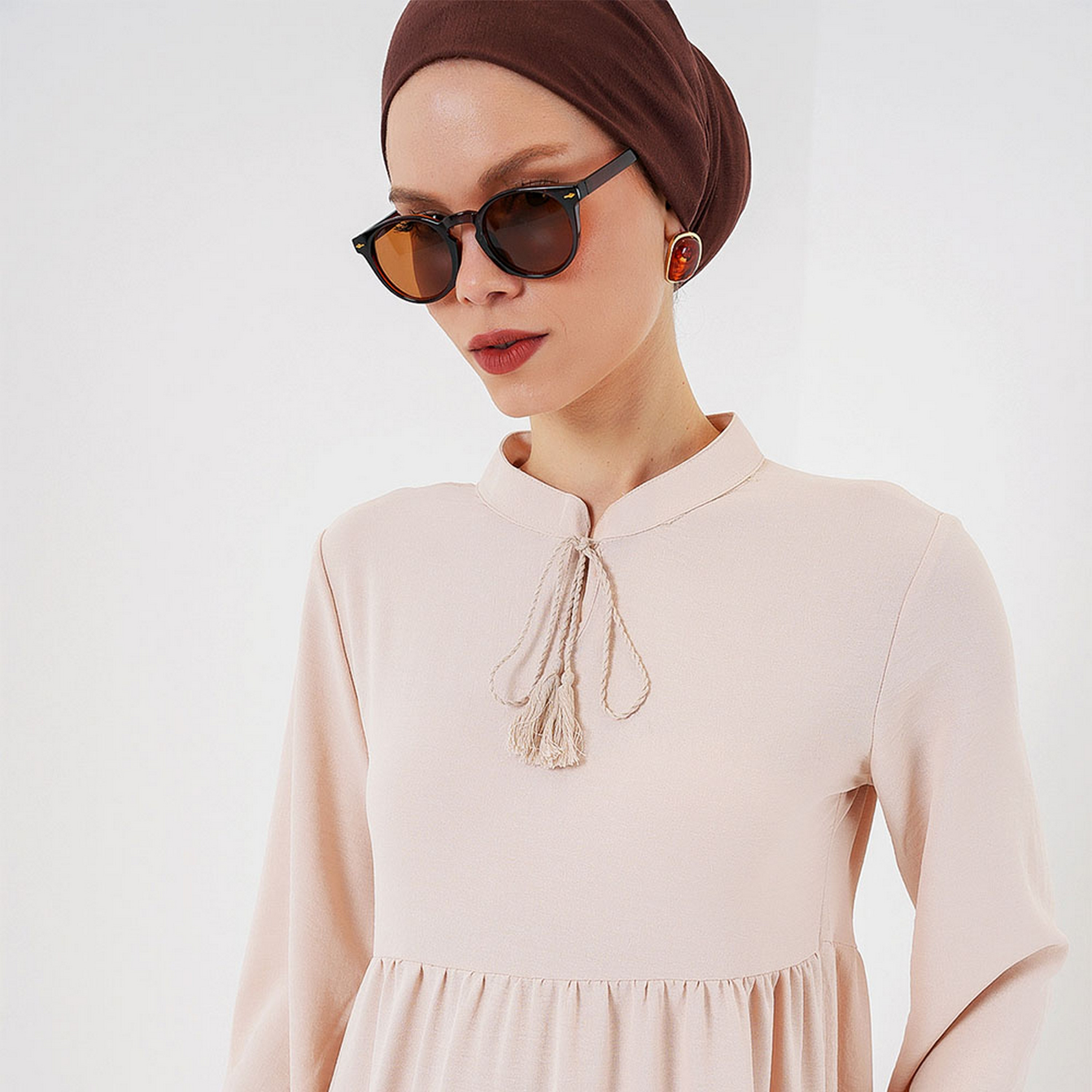 فستان ماكسي نسائي بياقة الماندرين مع ربطة عنق وطبقات من بيجدارت-women-clothing-dresses-image-4