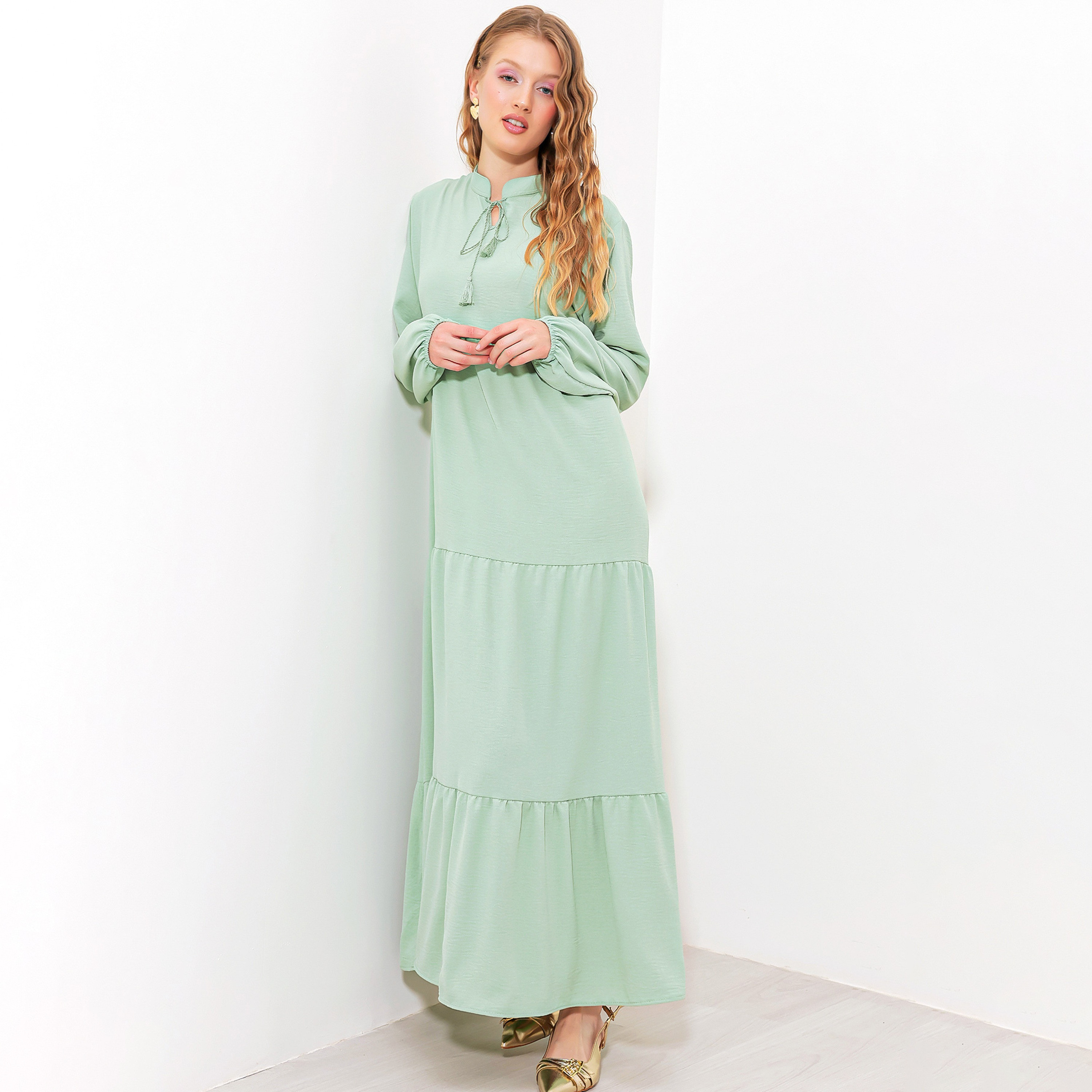 فستان ماكسي نسائي بياقة الماندرين مع ربطة عنق وطبقات من بيجدارت-women-clothing-dresses-image-9