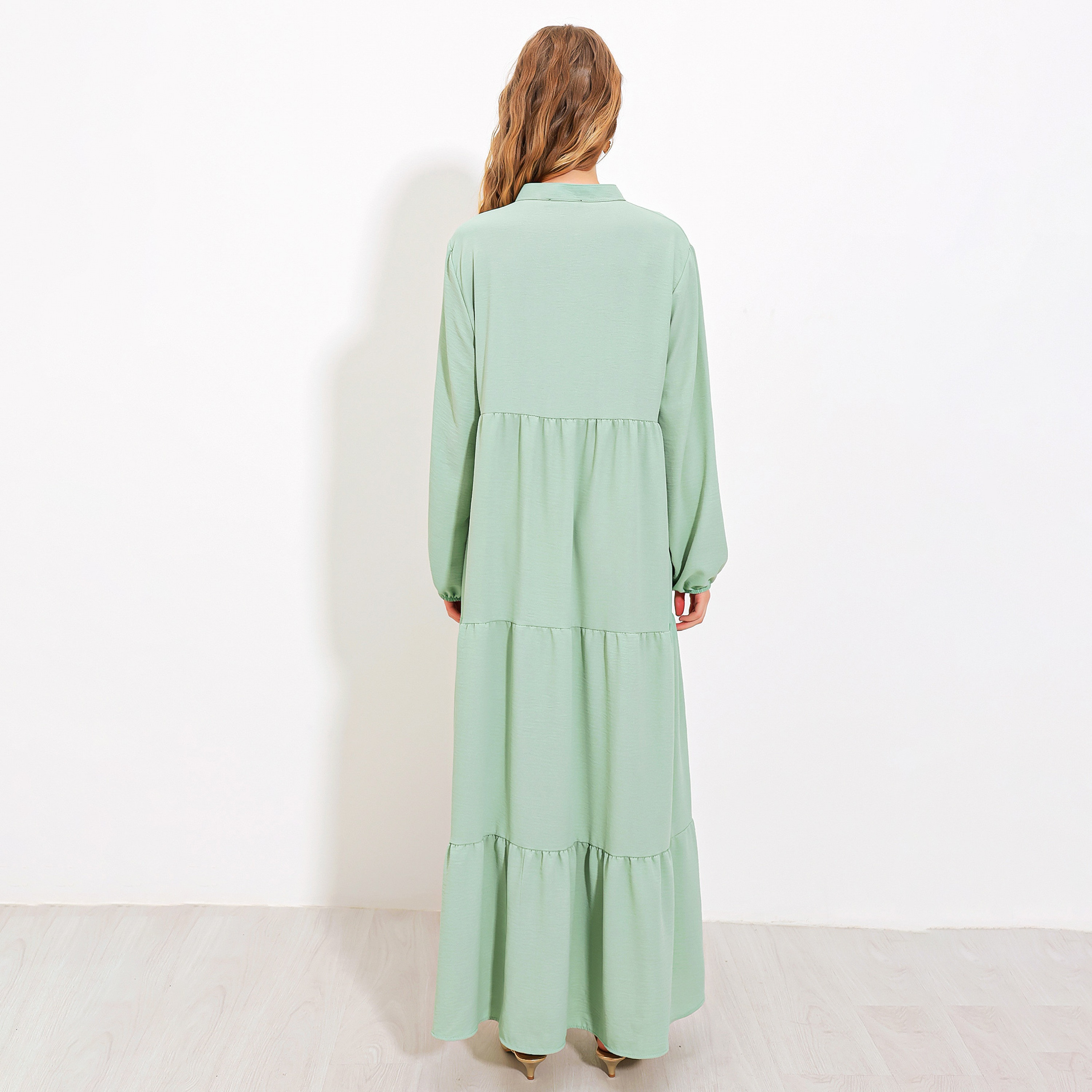 فستان ماكسي نسائي بياقة الماندرين مع ربطة عنق وطبقات من بيجدارت-women-clothing-dresses-image-10