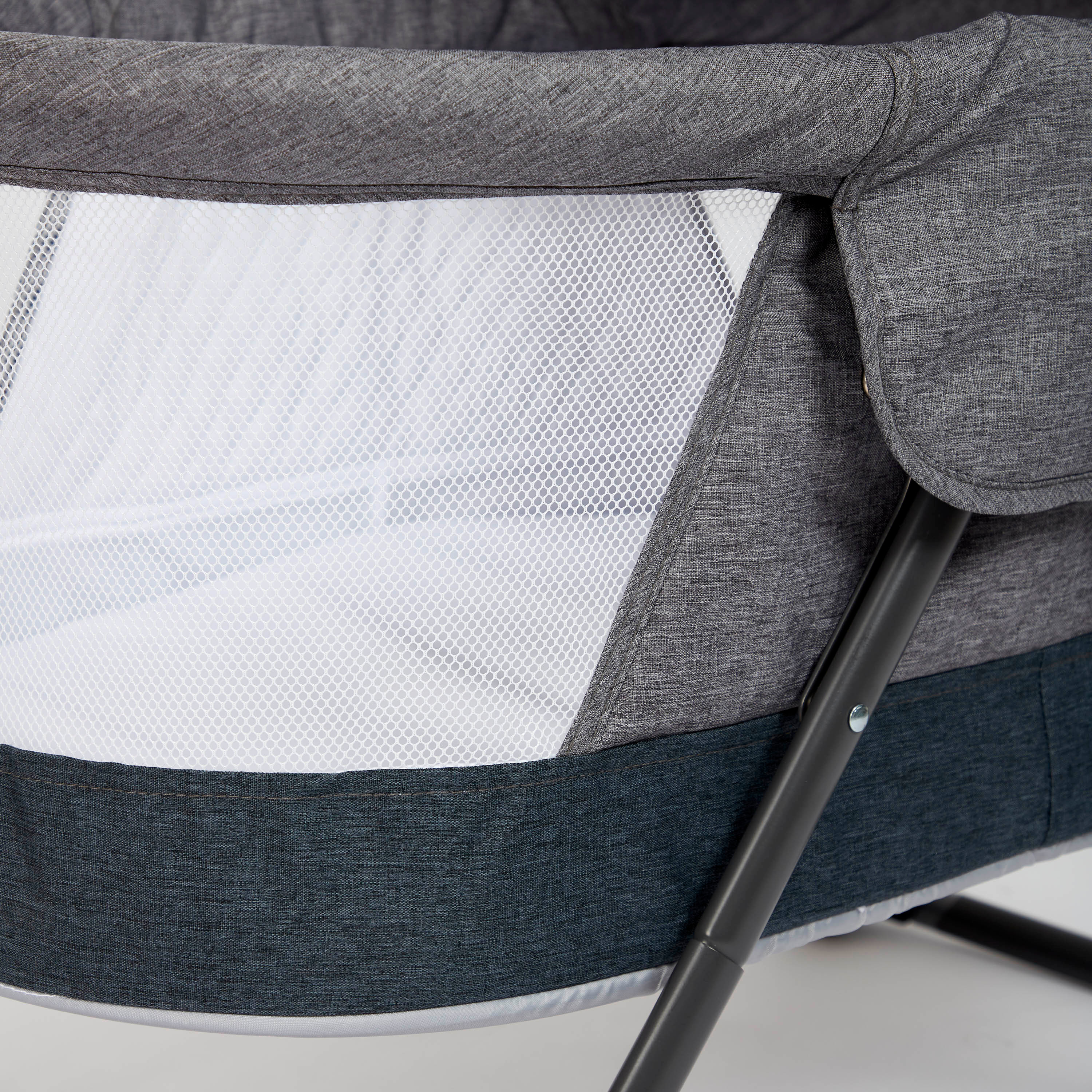 Juniors Daffodil Travel Bed-baby-nursery-furniture-cribsandbeds-bassinets-image-9