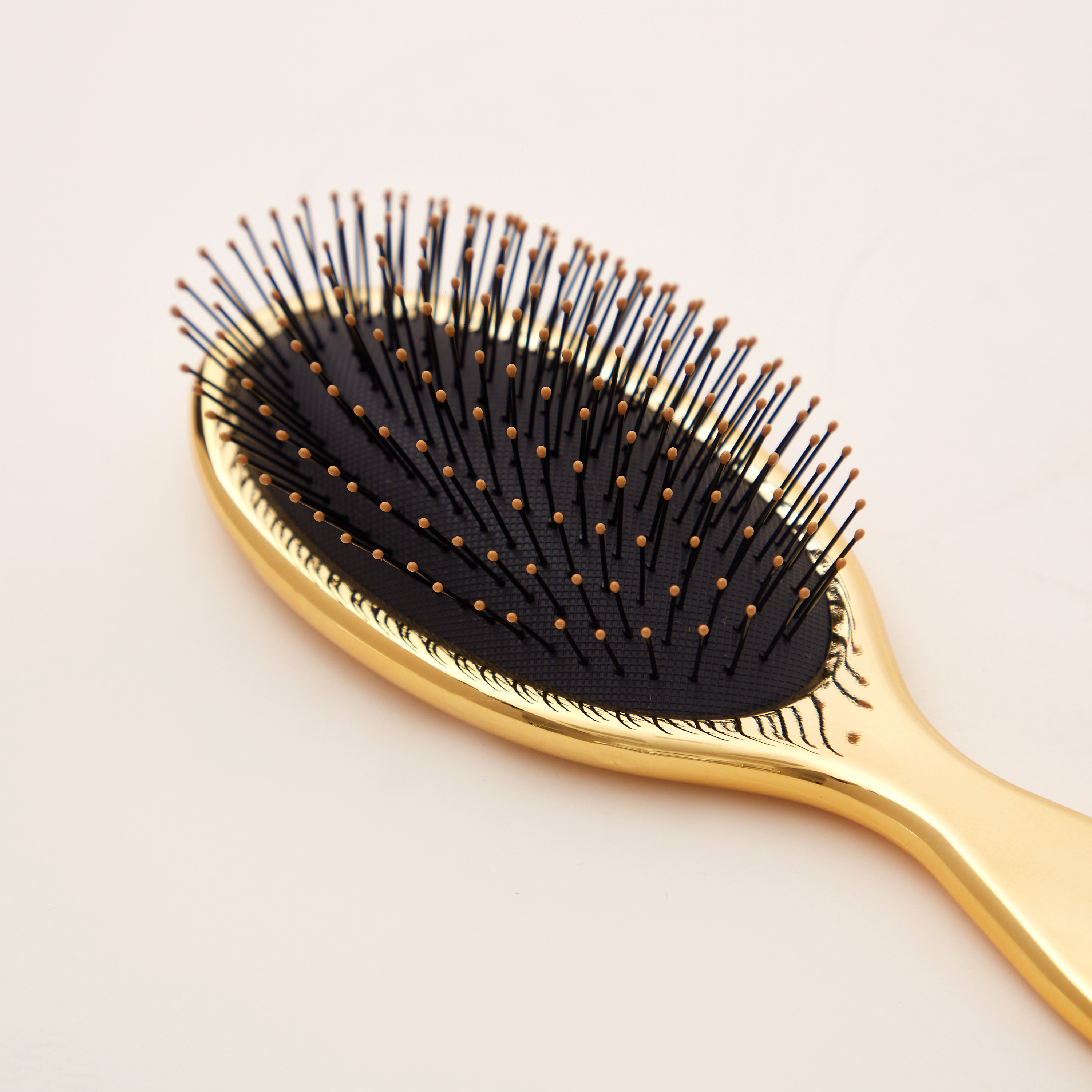GLOO Shiny Solid Oval Shaped Hairbrush-women-hairaccessories-others-image-3