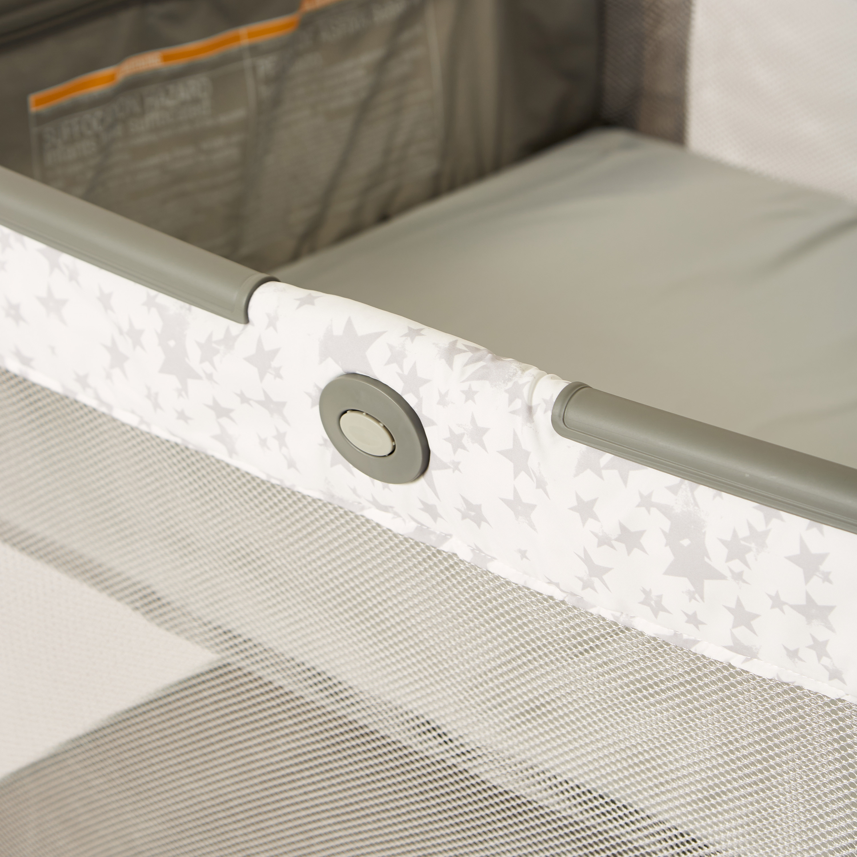 Graco Grey Convertible Travel Dome Playard Cum Bassinet with Wheels (Upto 3 months)-baby-nursery-furniture-cribsandbeds-travelcots-image-8