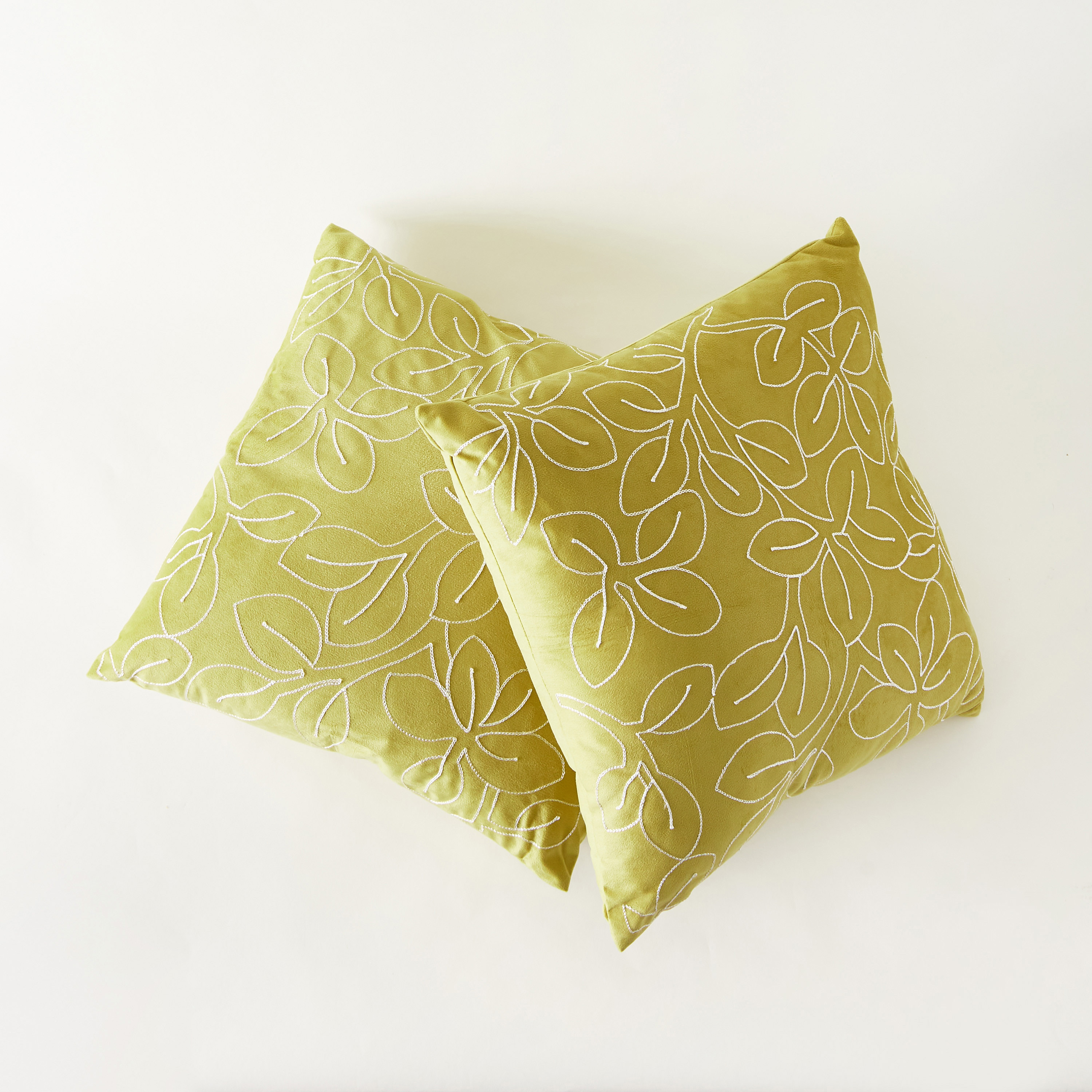 وسائد محشوة مخملية مطرزة من قطعتين من واو  - 45x45 سم-household-cushionsandthrows-cushioncovers-image-1