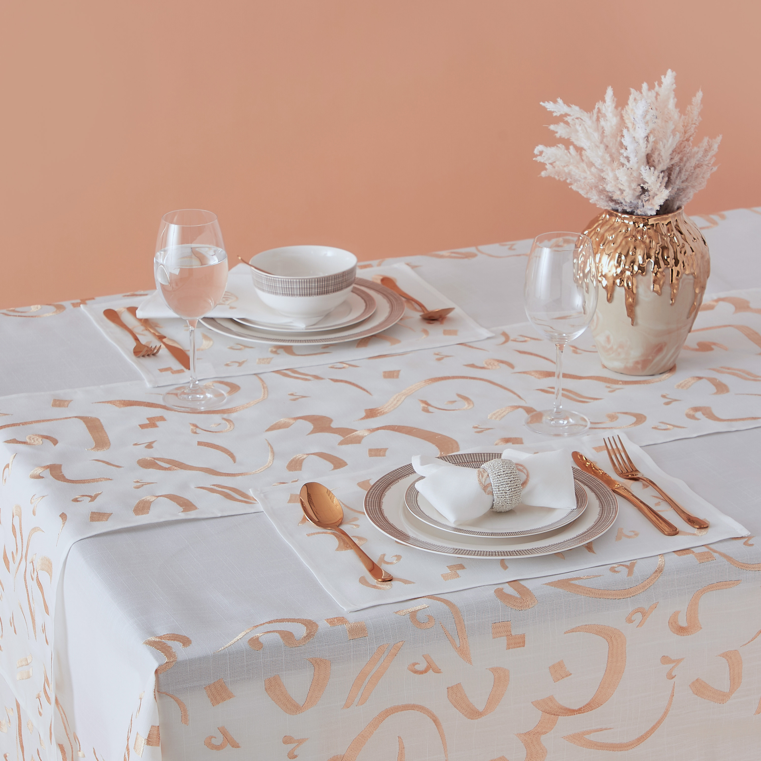 مفرش طاولة مطرز كاليجرافي من أراب كالتشر - 180x40 سم-household-dining-tablelinen-runnersandtablecovers-image-5
