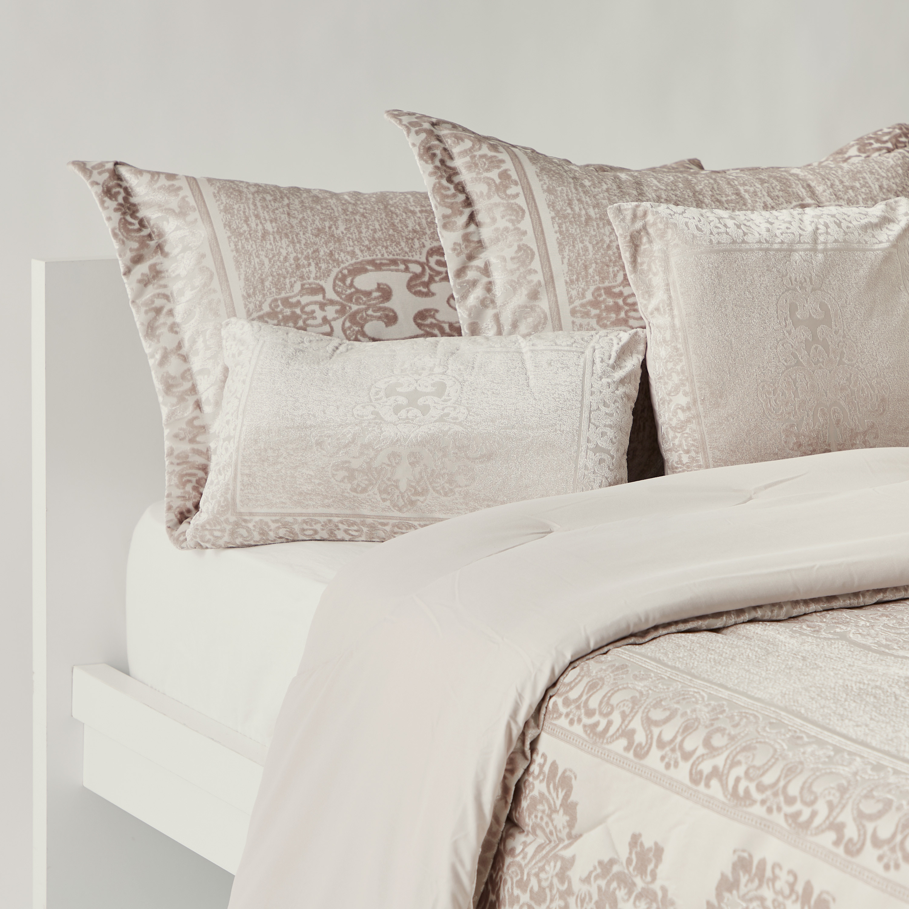 Crisil Burnout Jacquard 5-Piece Comforter Set - 240x220 cms-household-bedding-comfortersandbedspreads-comforters-image-2