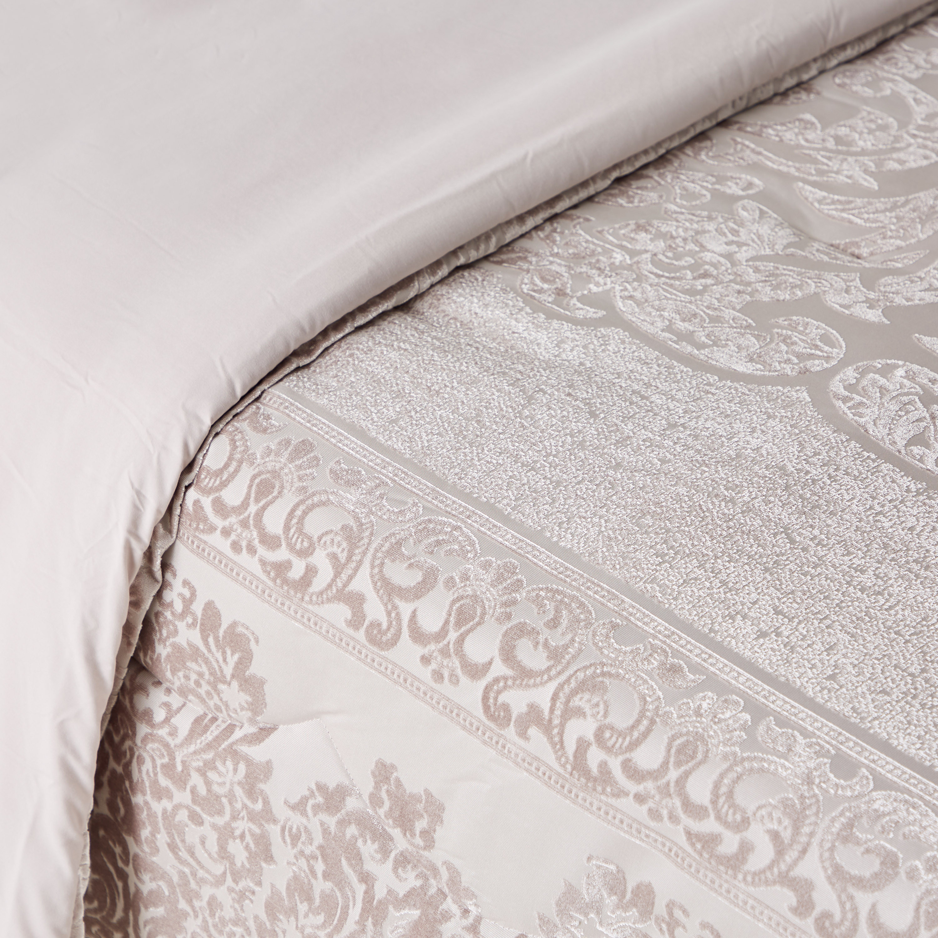 Crisil Burnout Jacquard 5-Piece Comforter Set - 240x220 cms-household-bedding-comfortersandbedspreads-comforters-image-3
