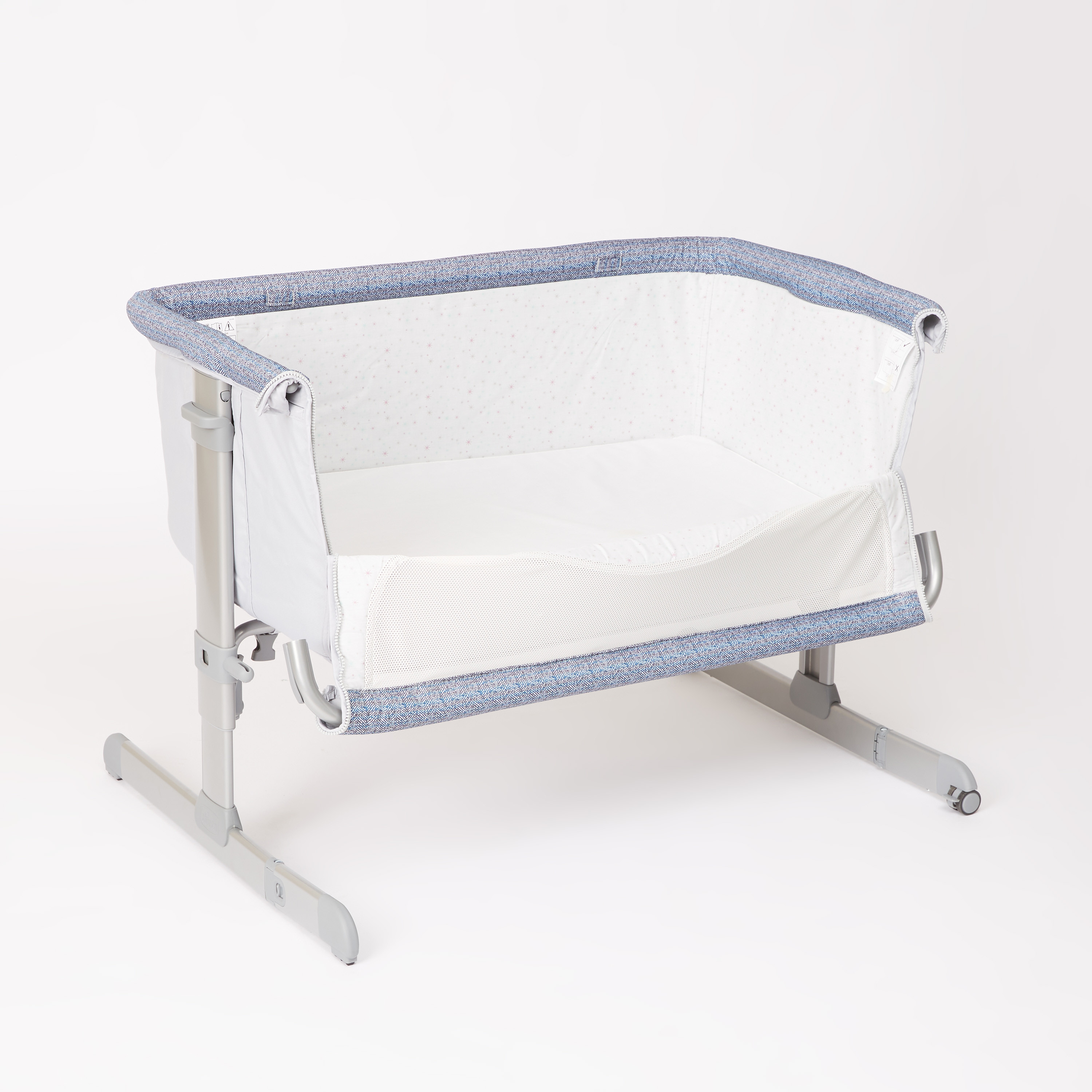 سرير أطفال نيكست تو مي سبكترم من شيكو-baby-nursery-furniture-cribsandbeds-babycribs-image-6