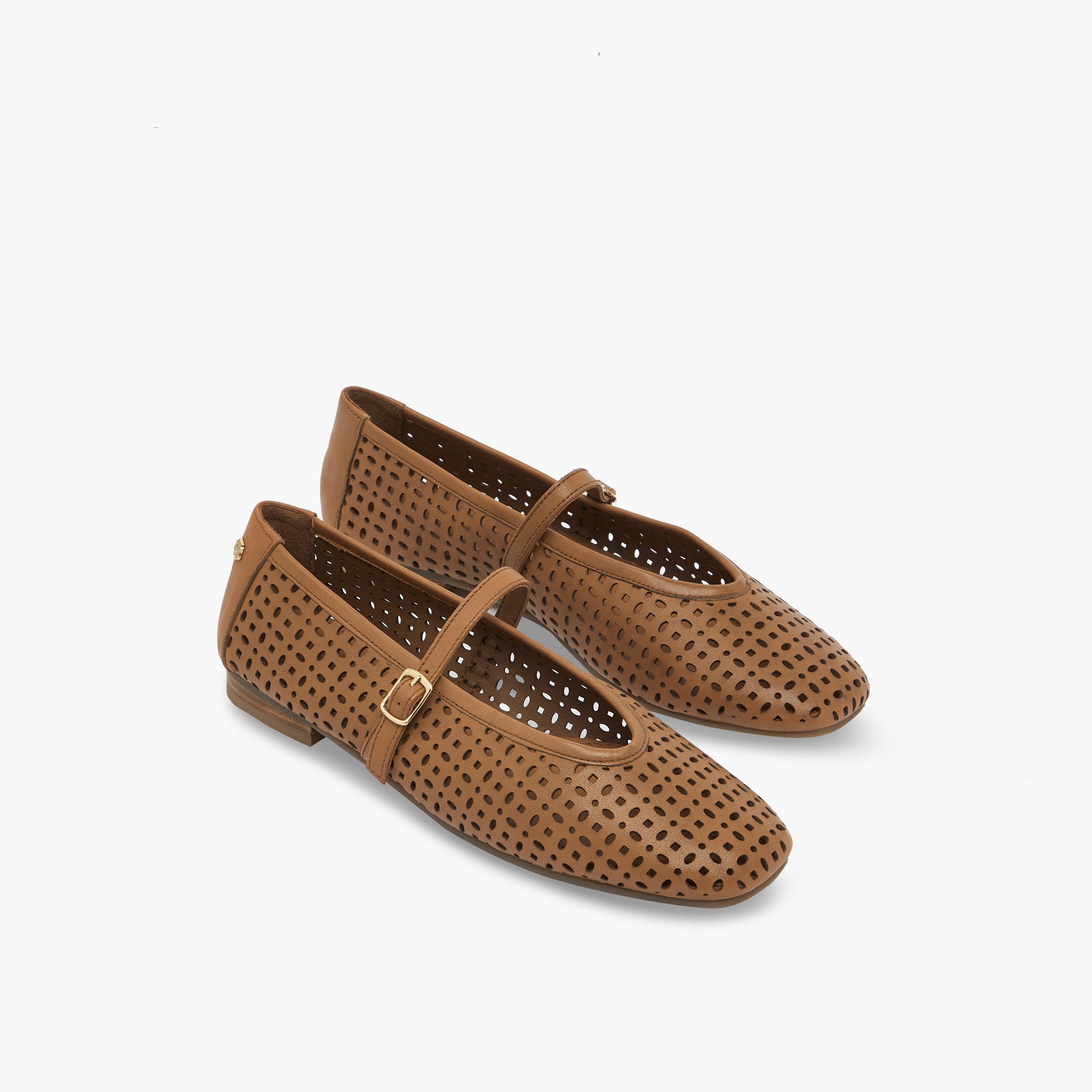 حذاء ماري جين جلد بتفاصل مفرغة بالليزر من كارميلا-women-shoes-ballerinas-image-1
