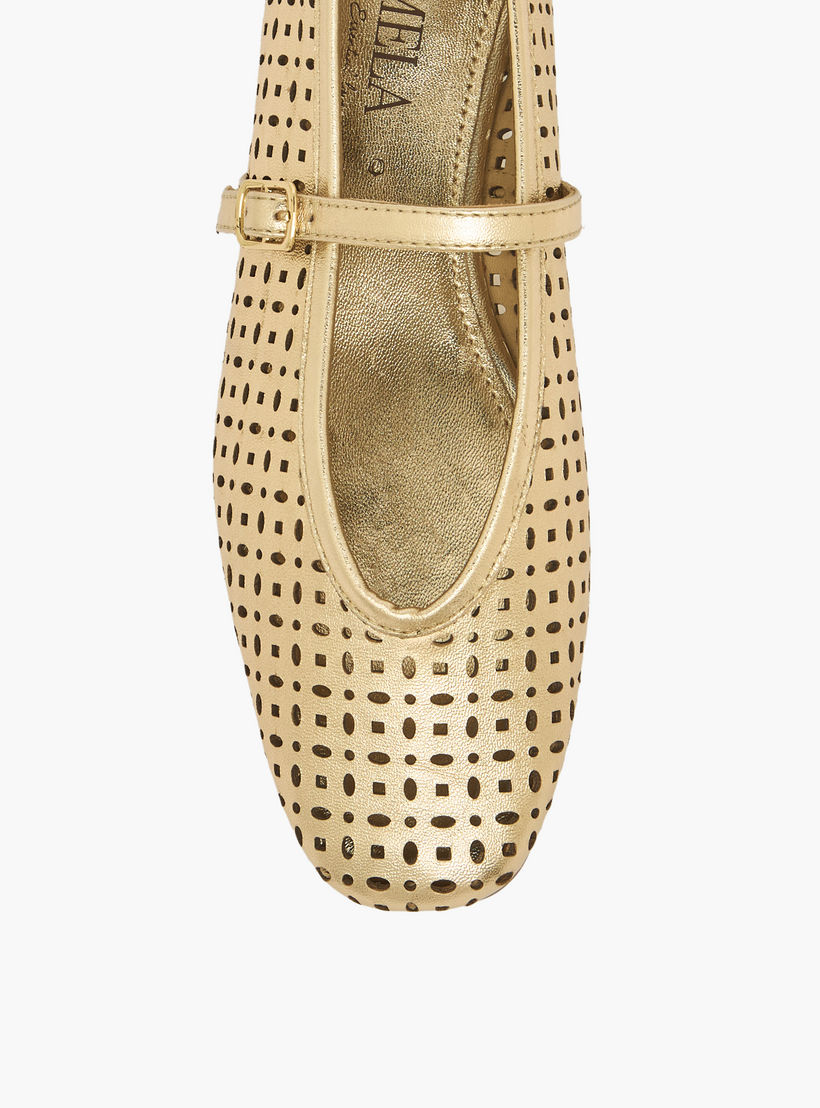 حذاء ماري جين جلد بتفاصل مفرغة بالليزر من كارميلا-women-shoes-ballerinas-image-4