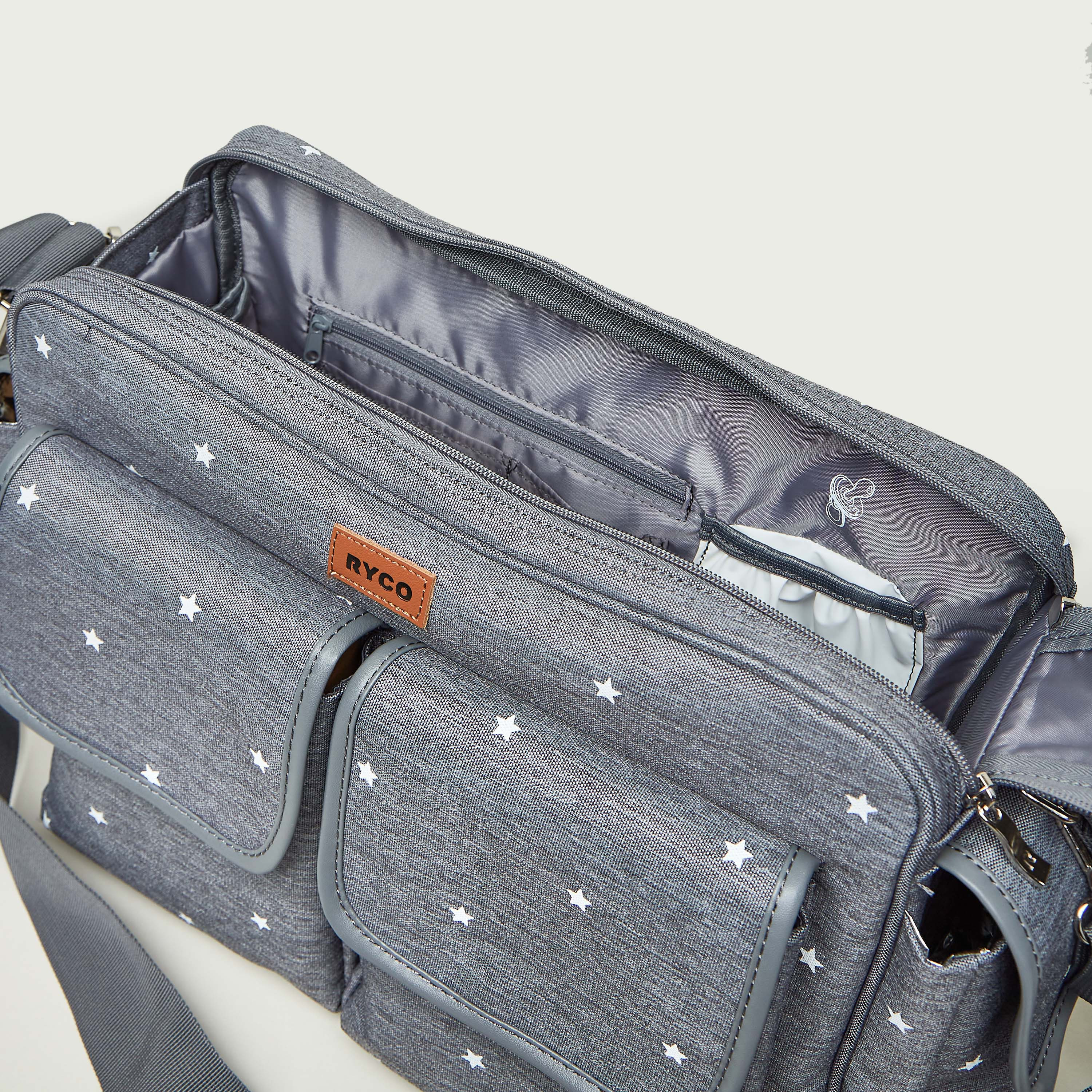 شنطة حفّاضات بطبعات مع مفرش للتغيير من ريكو-baby-gear-diaperbags-image-5