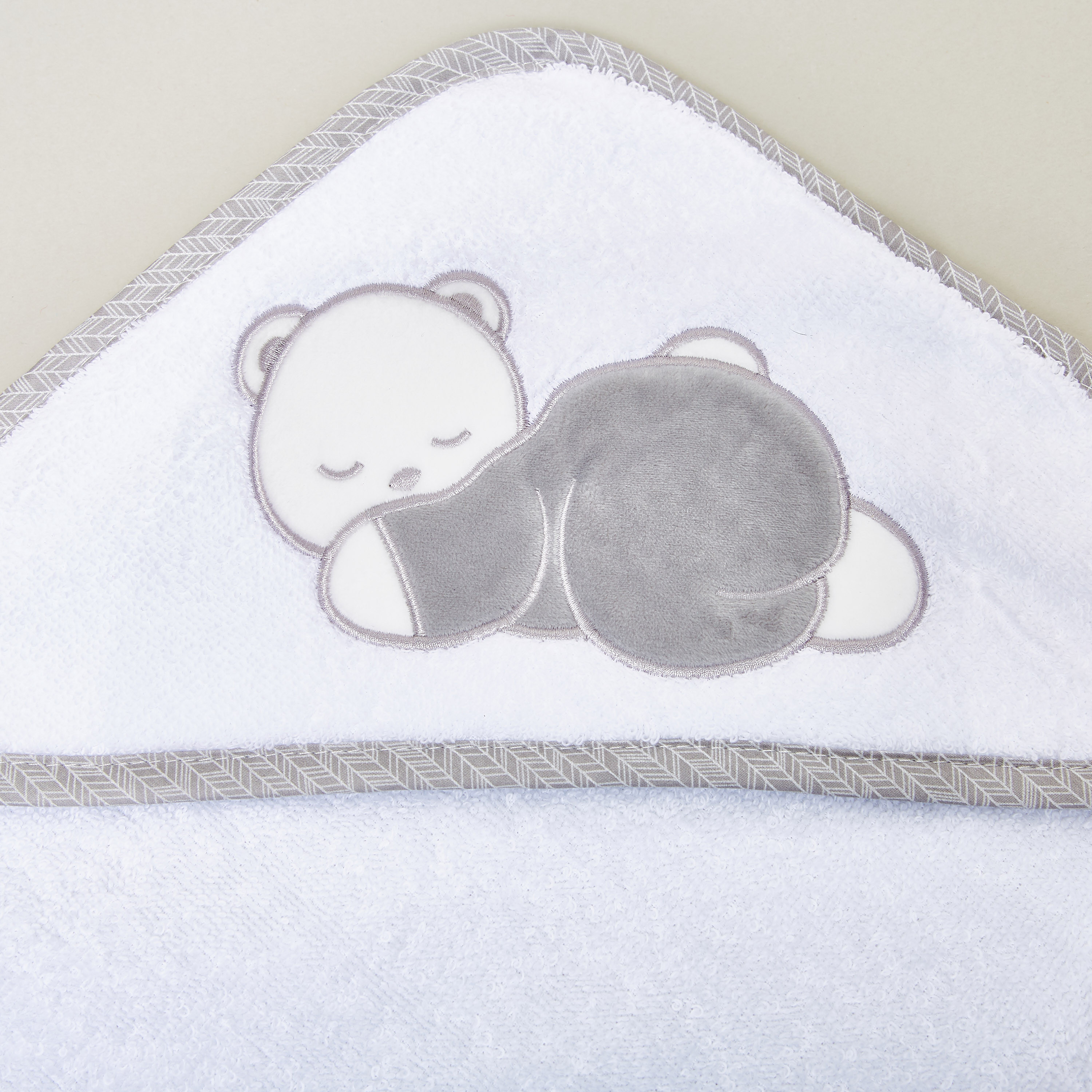 منشفة بقبعة مطرّزة من جيجلز - 75x75 سم-baby-bathandcare-towels-image-2