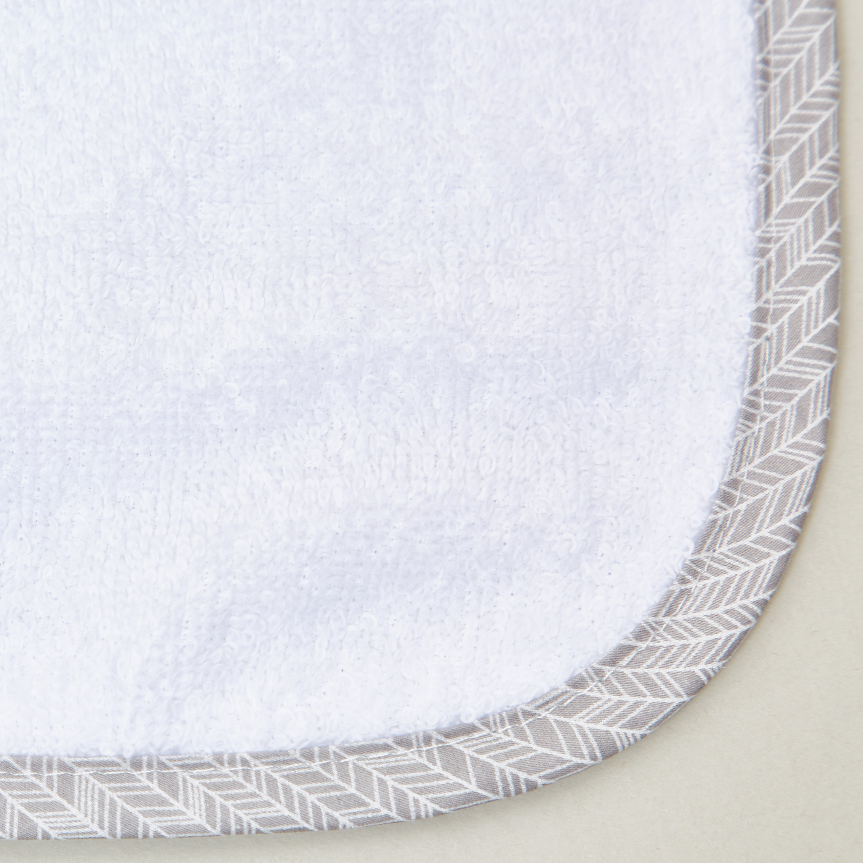 منشفة بقبعة مطرّزة من جيجلز - 75x75 سم-baby-bathandcare-towels-image-4
