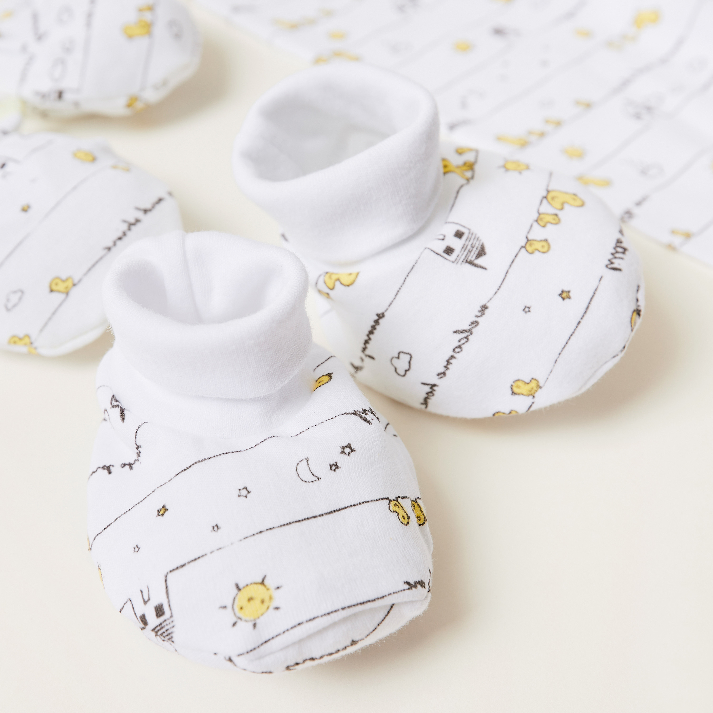 Juniors Printed 8-Piece Clothing Duck Shaped Gift Basket Set-baby-boys-clothing-setsandcoords-image-3