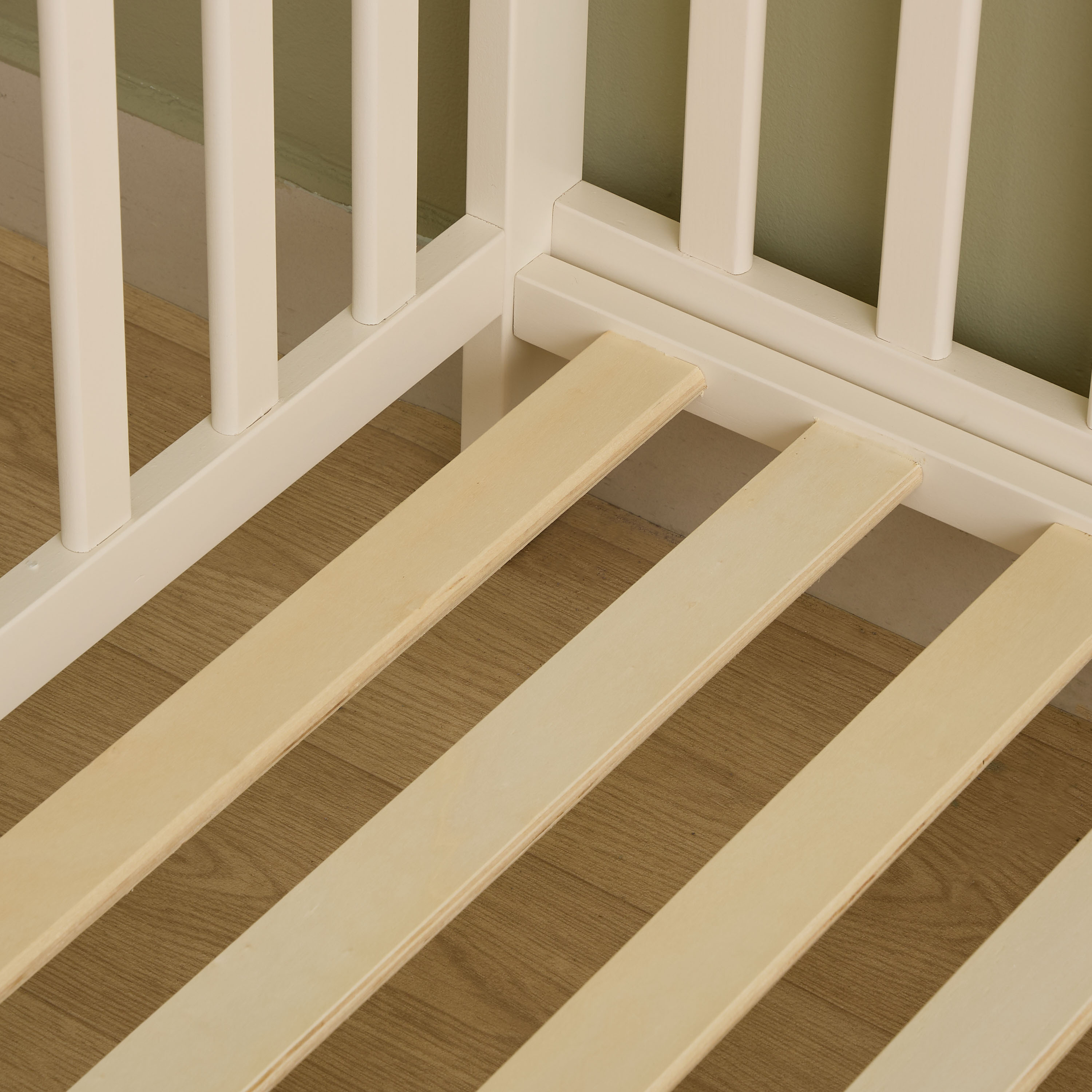 سرير أطفال بارتفاع قابل للتعديل دارفين من جونيورز - (حتى 3 سنوات)-baby-nursery-furniture-cribsandbeds-babycribs-image-10