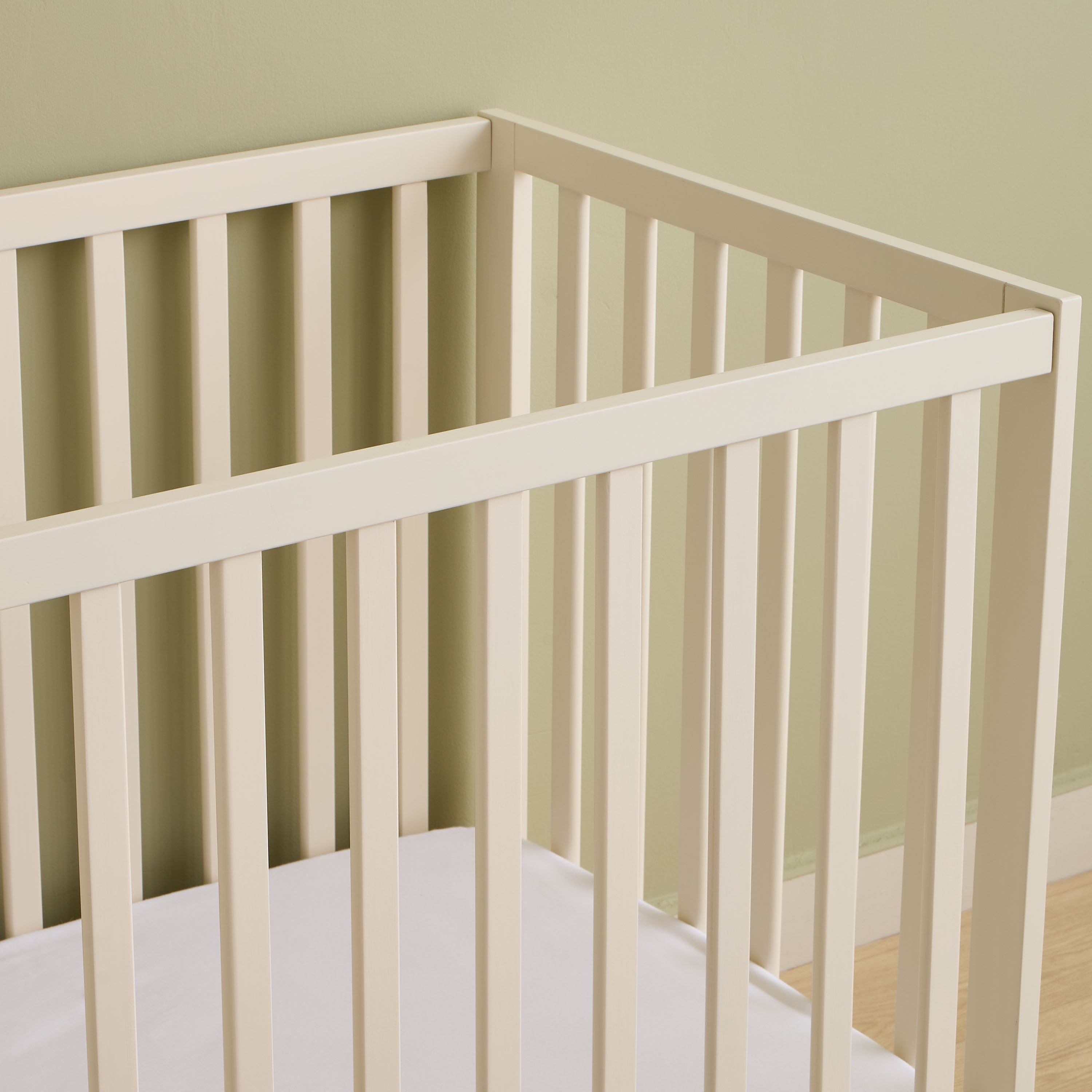 سرير أطفال بارتفاع قابل للتعديل دارفين من جونيورز - (حتى 3 سنوات)-baby-nursery-furniture-cribsandbeds-babycribs-image-8