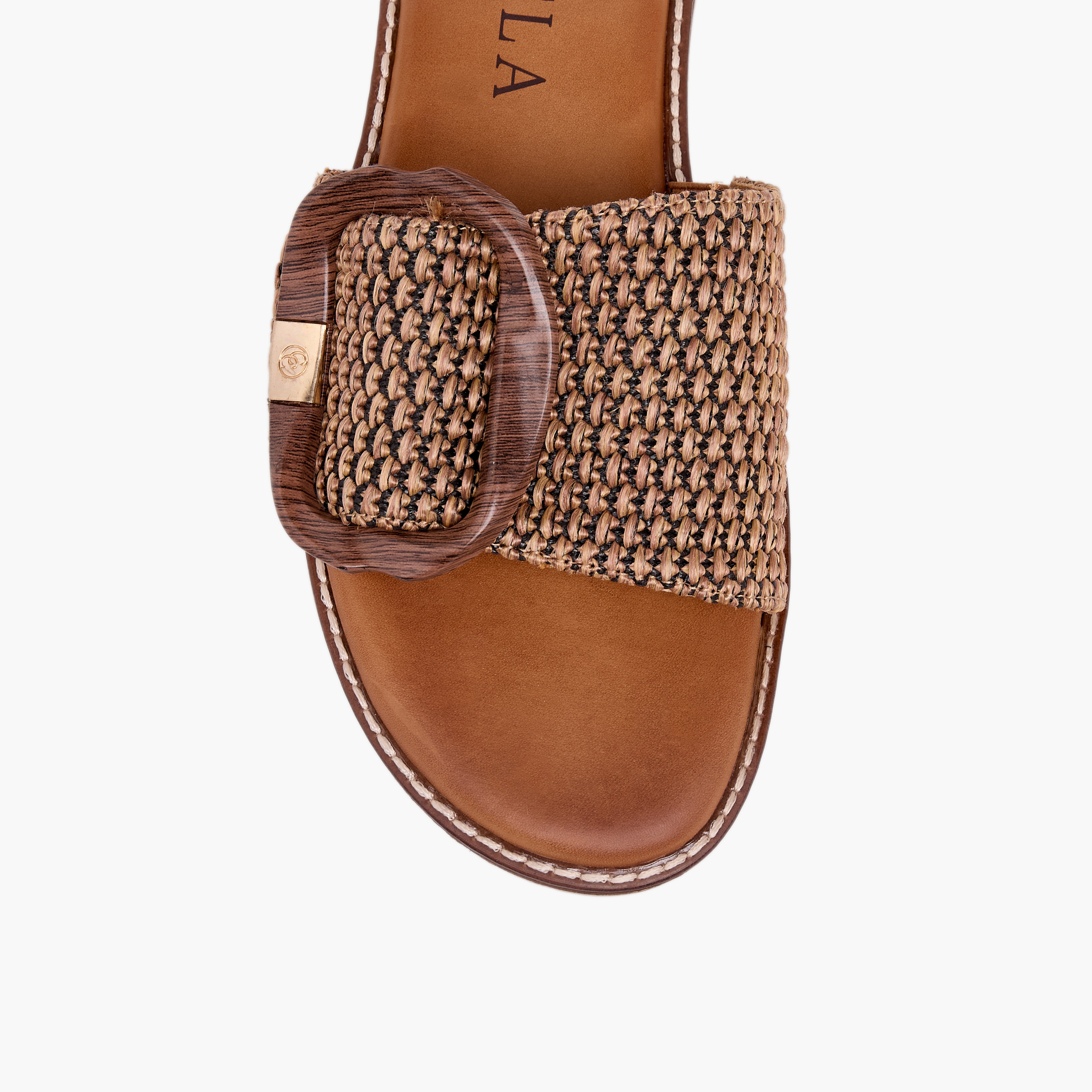 صندل جلد بارز الملمس من كارميلا-women-shoes-flats-sandals-image-4