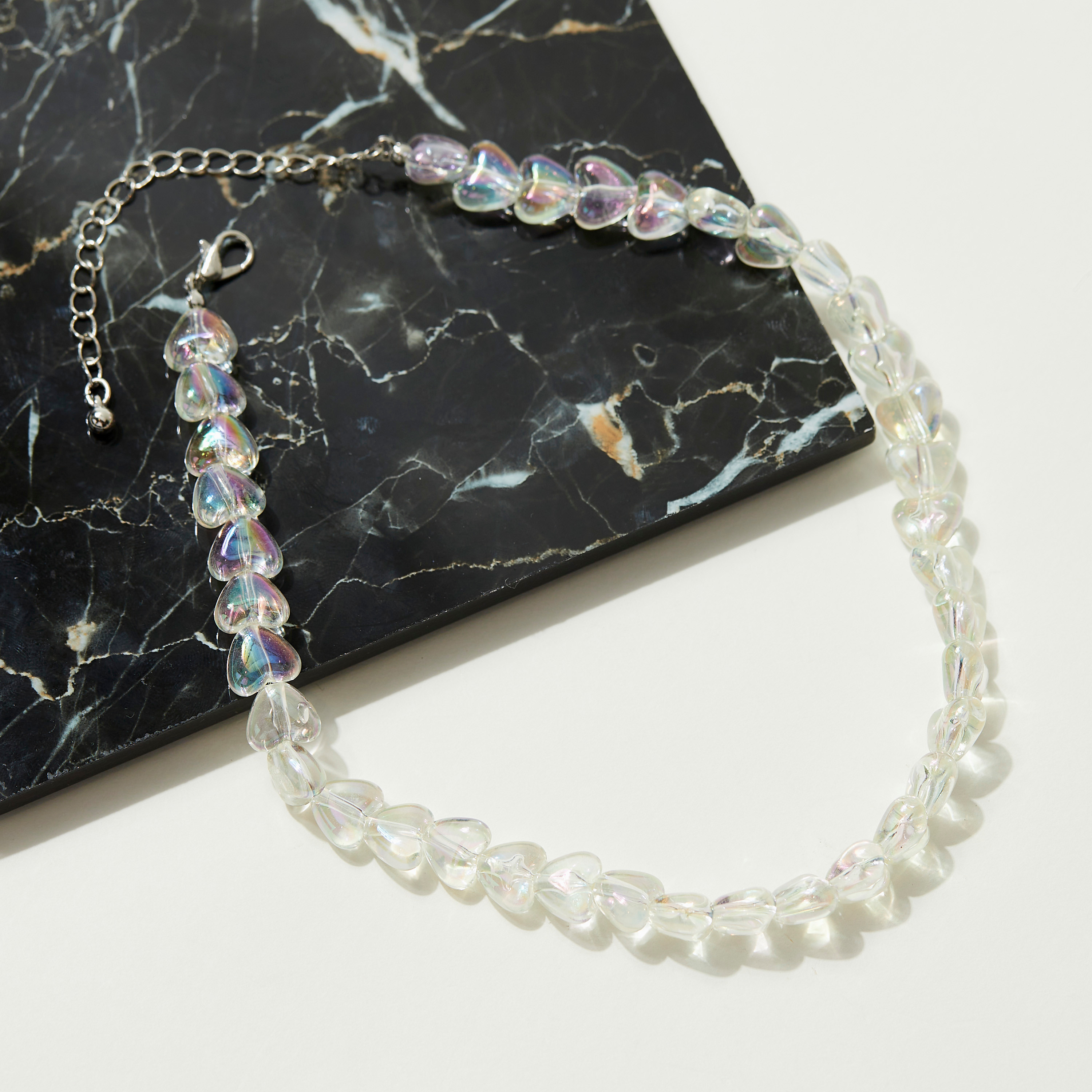 قلادة بدلّاية شفّافة على شكل قلب نيون-women-watchesandjewellery-jewellery-necklacesandpendants-image-1