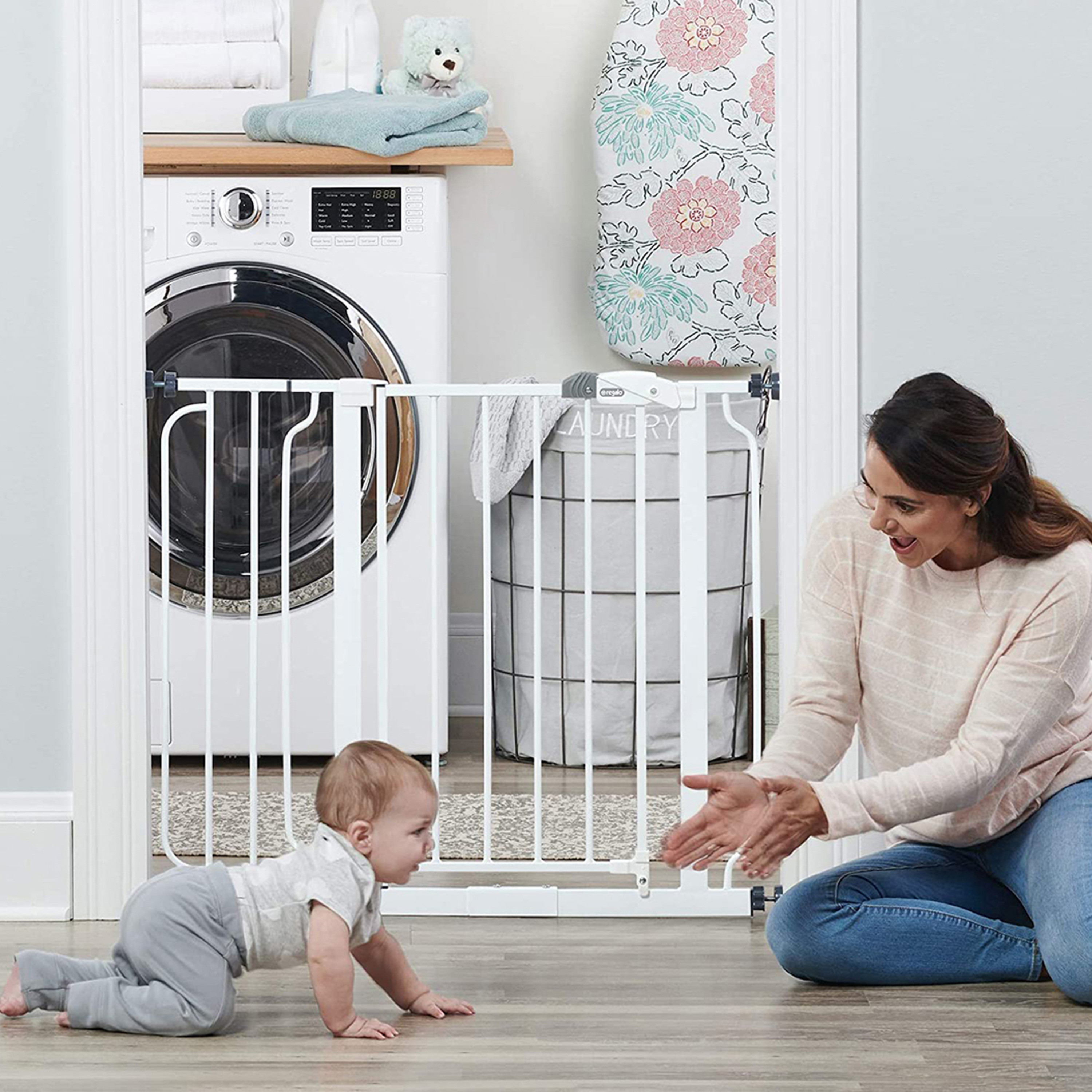 Regalo Extra Wide Safety Gate-baby-healthandsafety-babyproofing-image-4