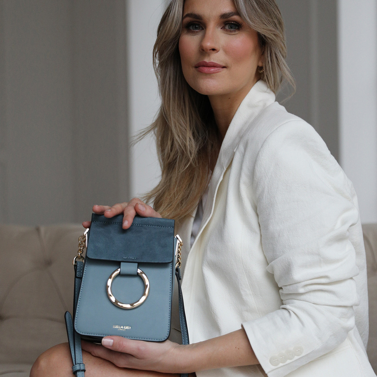 شنطة كروس بودي للهاتف بتزيينات حلقة هولي من لولا جراي-women-bagsandwallets-handbags-image-15