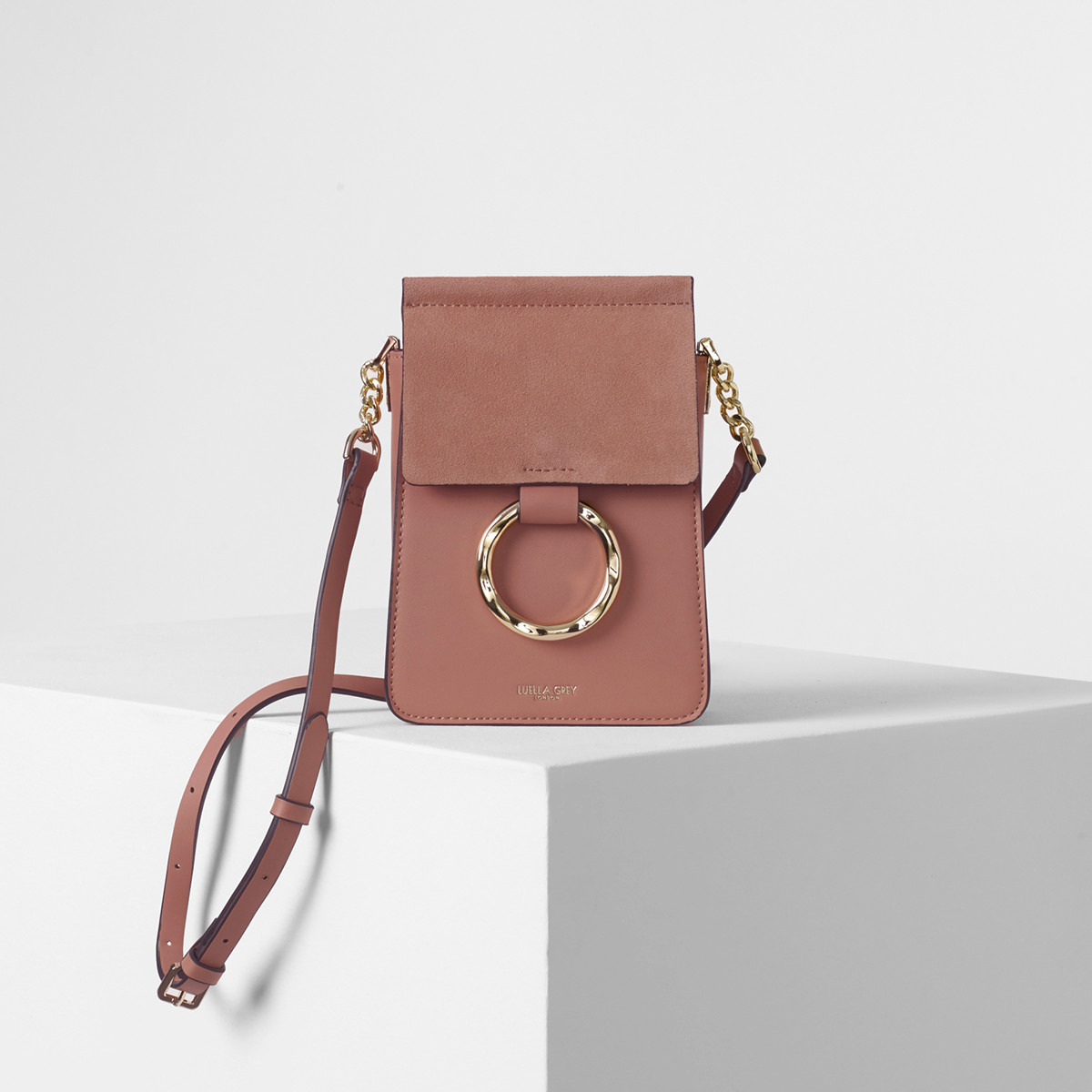 شنطة كروس بودي للهاتف بتزيينات حلقة هولي من لولا جراي-women-bagsandwallets-handbags-image-16