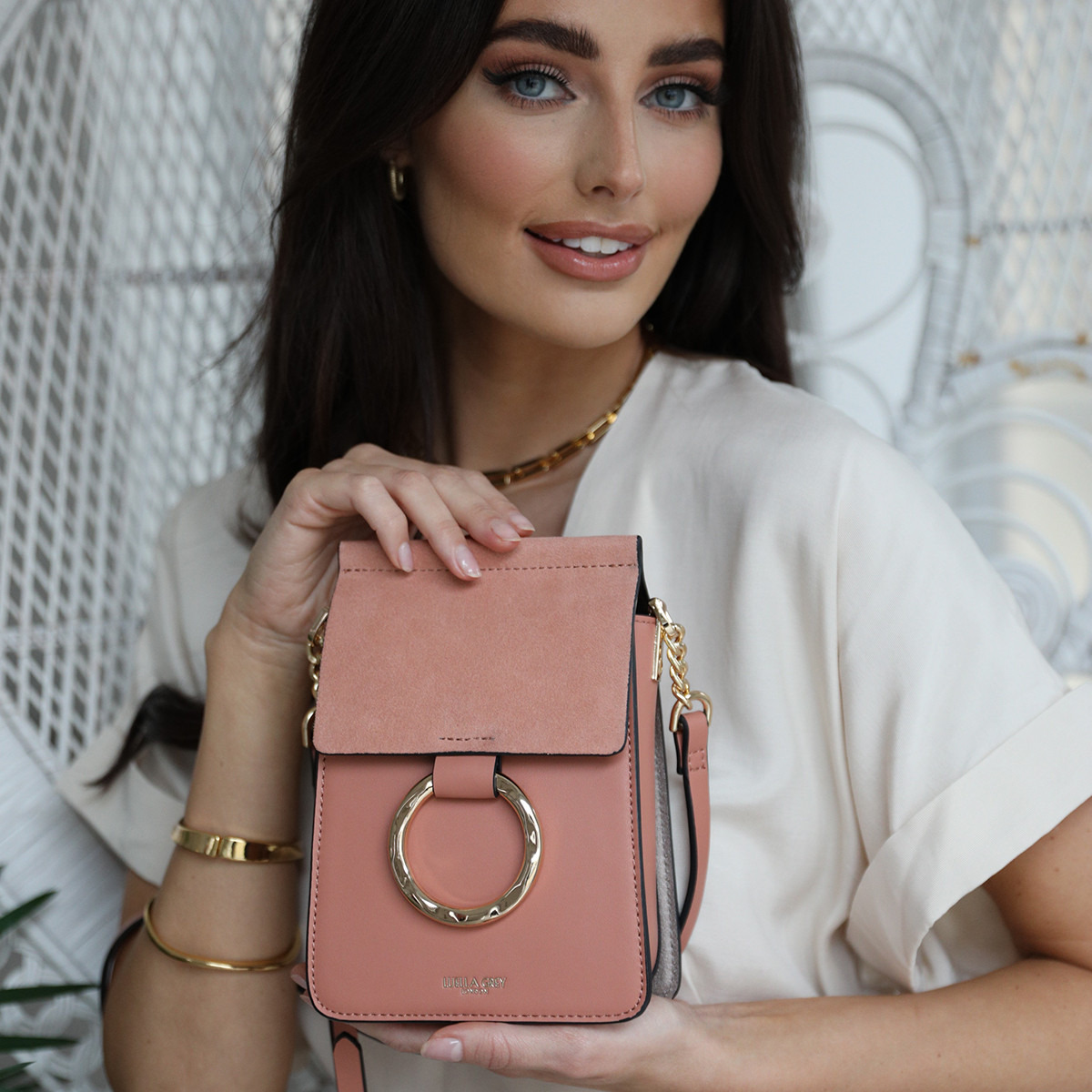 شنطة كروس بودي للهاتف بتزيينات حلقة هولي من لولا جراي-women-bagsandwallets-handbags-image-25