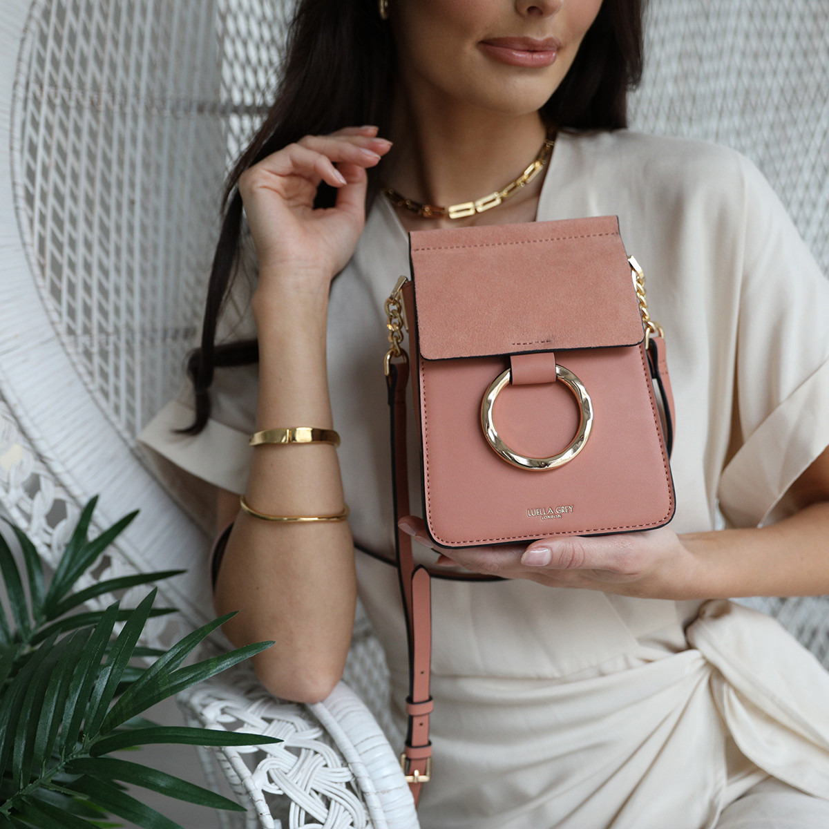 شنطة كروس بودي للهاتف بتزيينات حلقة هولي من لولا جراي-women-bagsandwallets-handbags-image-26