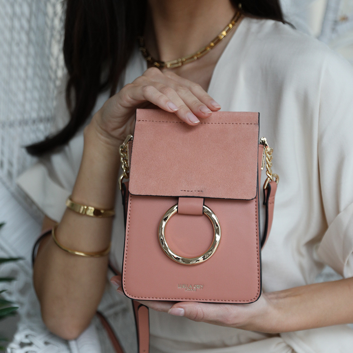 شنطة كروس بودي للهاتف بتزيينات حلقة هولي من لولا جراي-women-bagsandwallets-handbags-image-24