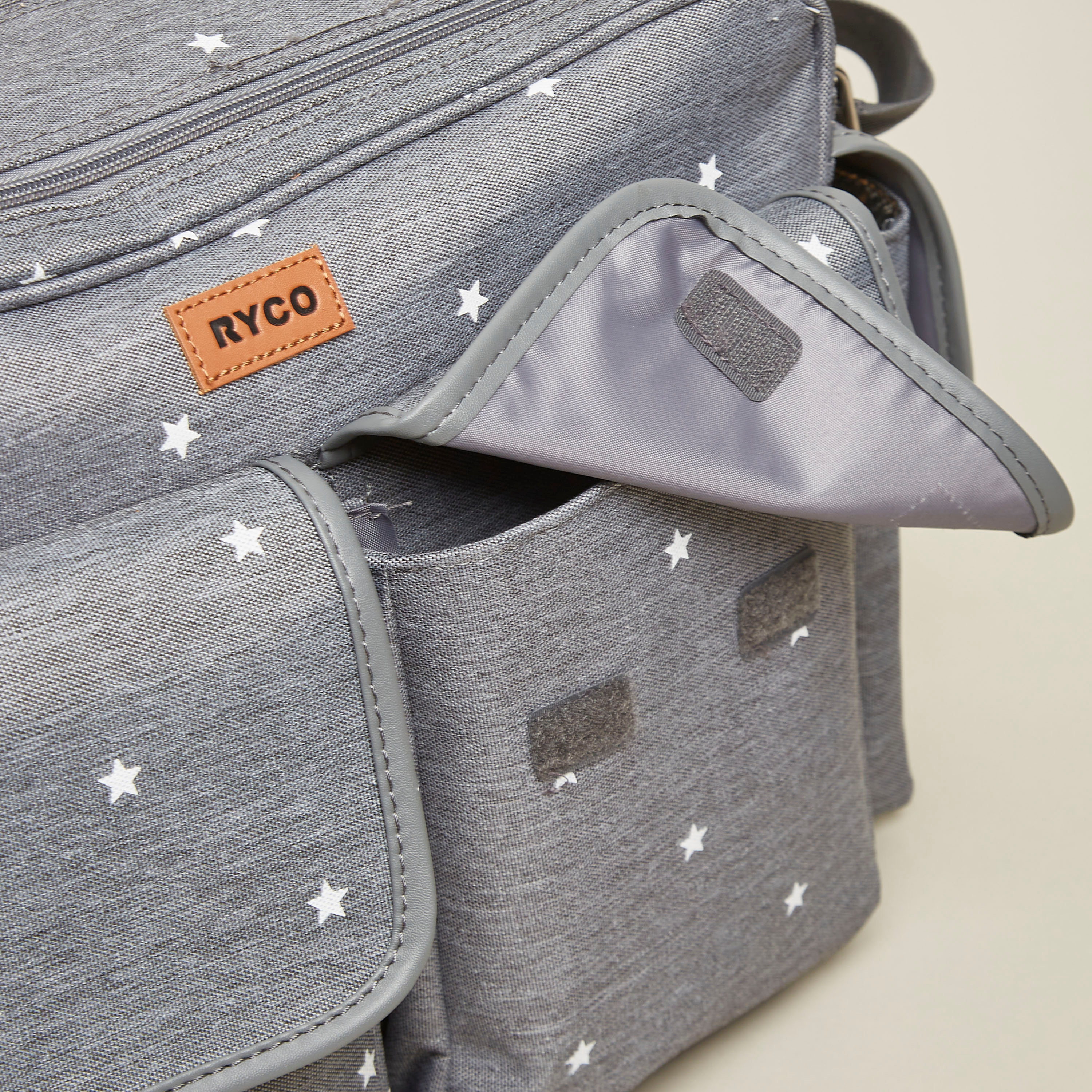 شنطة حفاضات بطبعات نجمة من ريكو صوفي-baby-gear-diaperbags-image-4