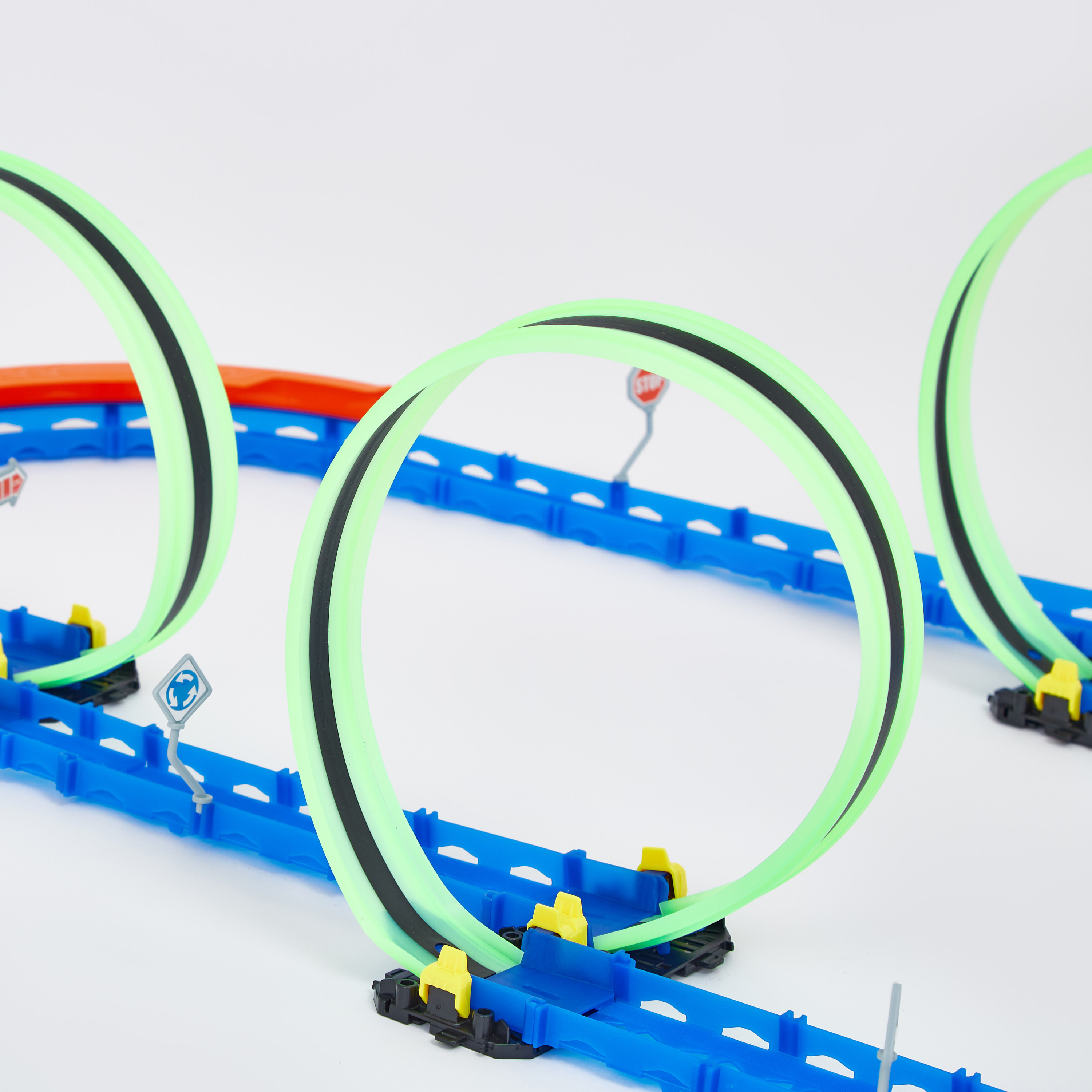 مجموعة مسار سباق السرعة 49 قطعة جلو باور من تينجليدر-toys-playvehicles-vehicleplaysets-image-2