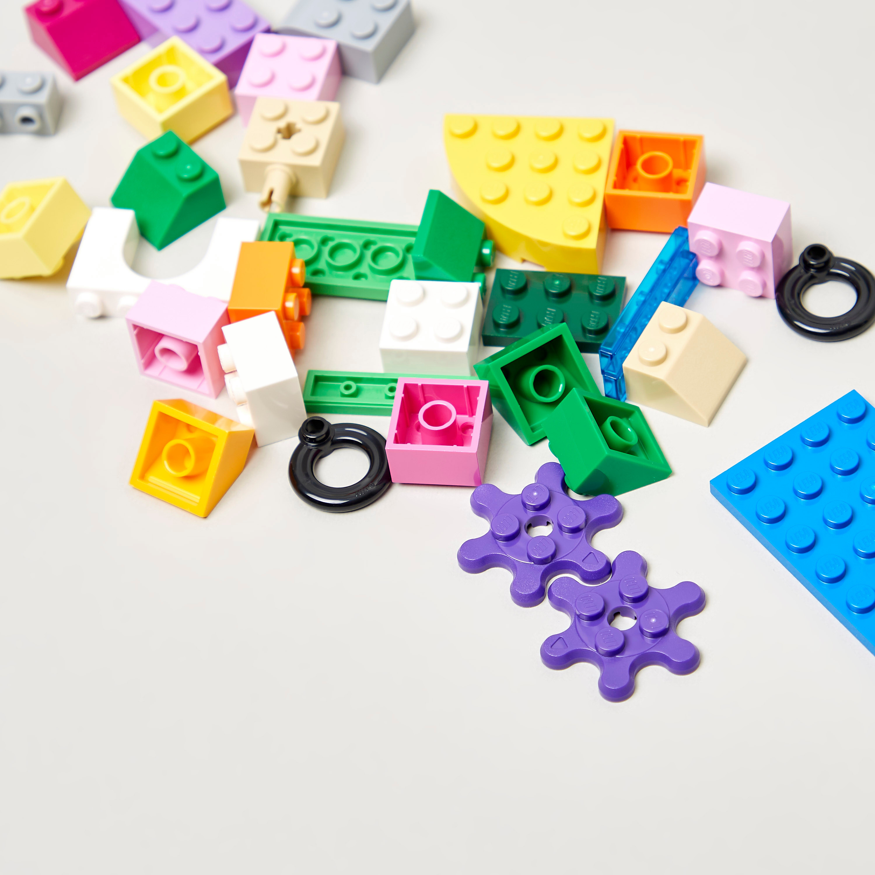 LEGO Creative Building Bricks Playset-toys-buildingblocks-blocks-image-6