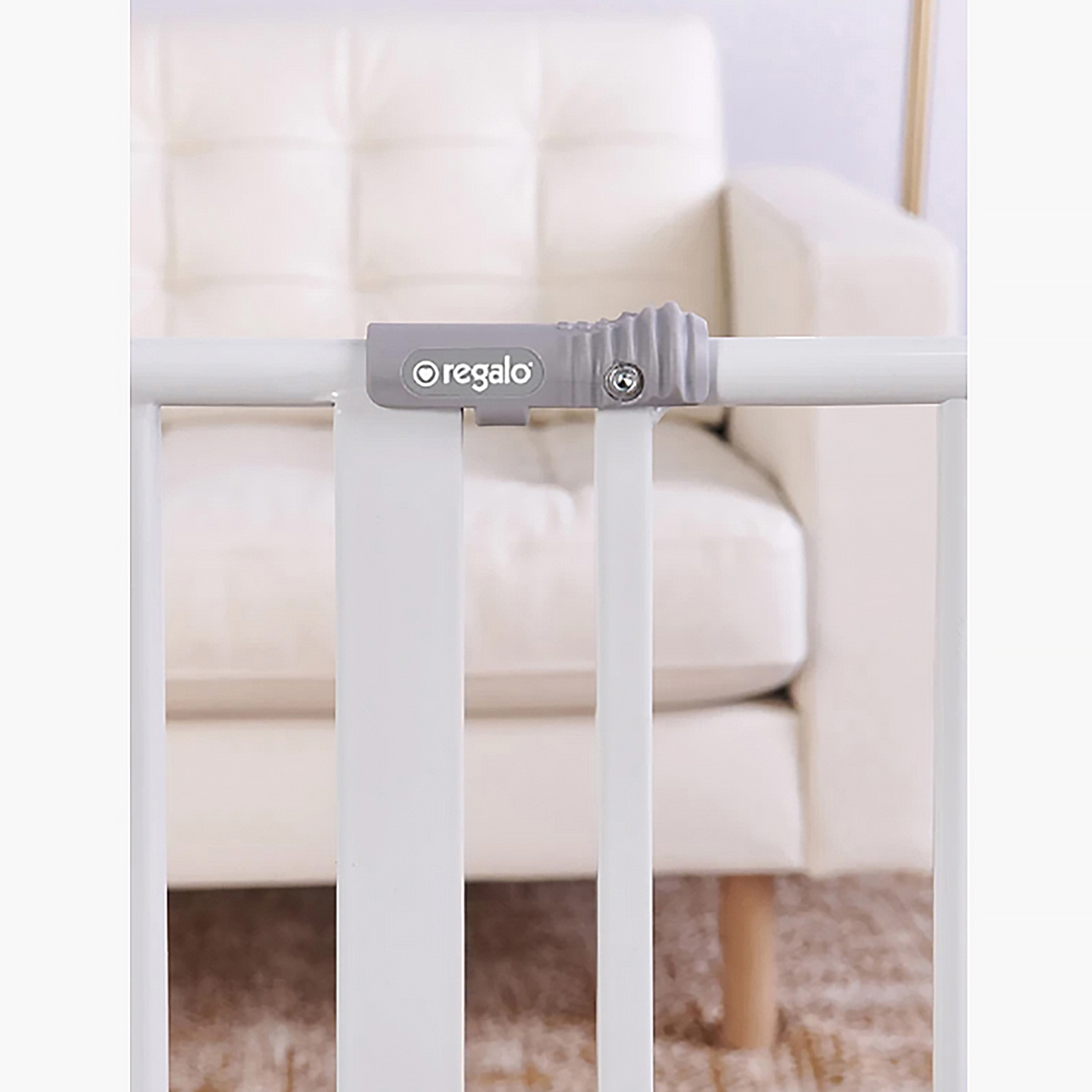 Regalo Easy Open Baby Gate-baby-healthandsafety-babyproofing-image-4