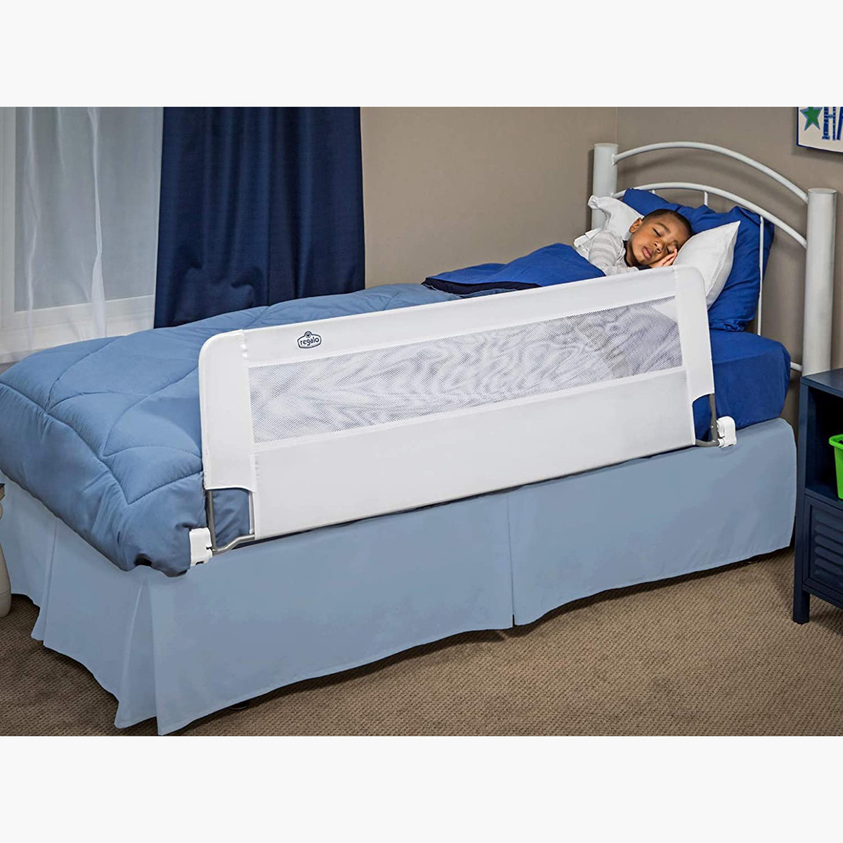 حاجز سرير طويل جدًا يتأرحج لأسفل من ريجالو-baby-healthandsafety-babyproofing-image-2