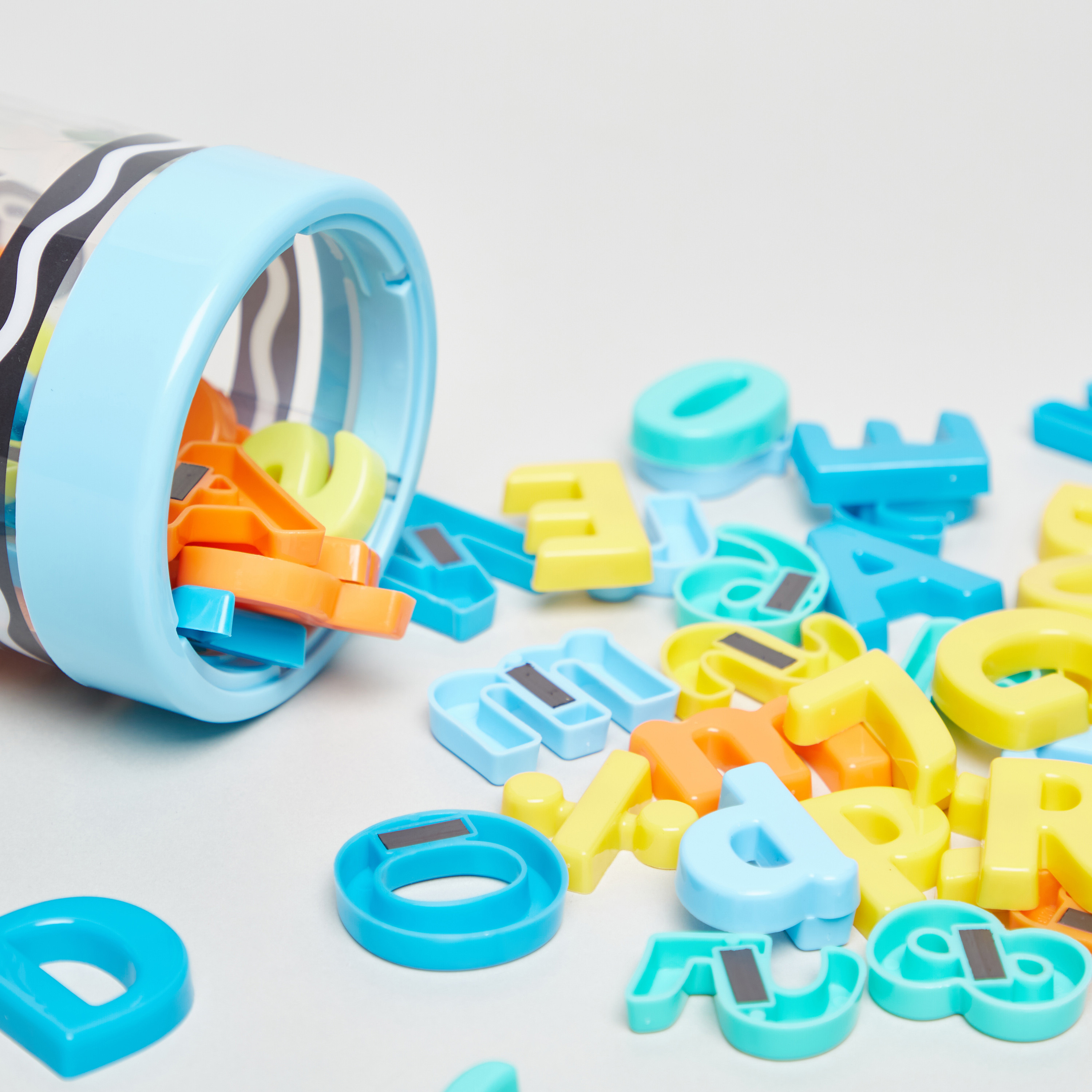 Crayola Magnetic Letters and Numbers - 128 Pieces-toys-educational-readingandwriting-image-3